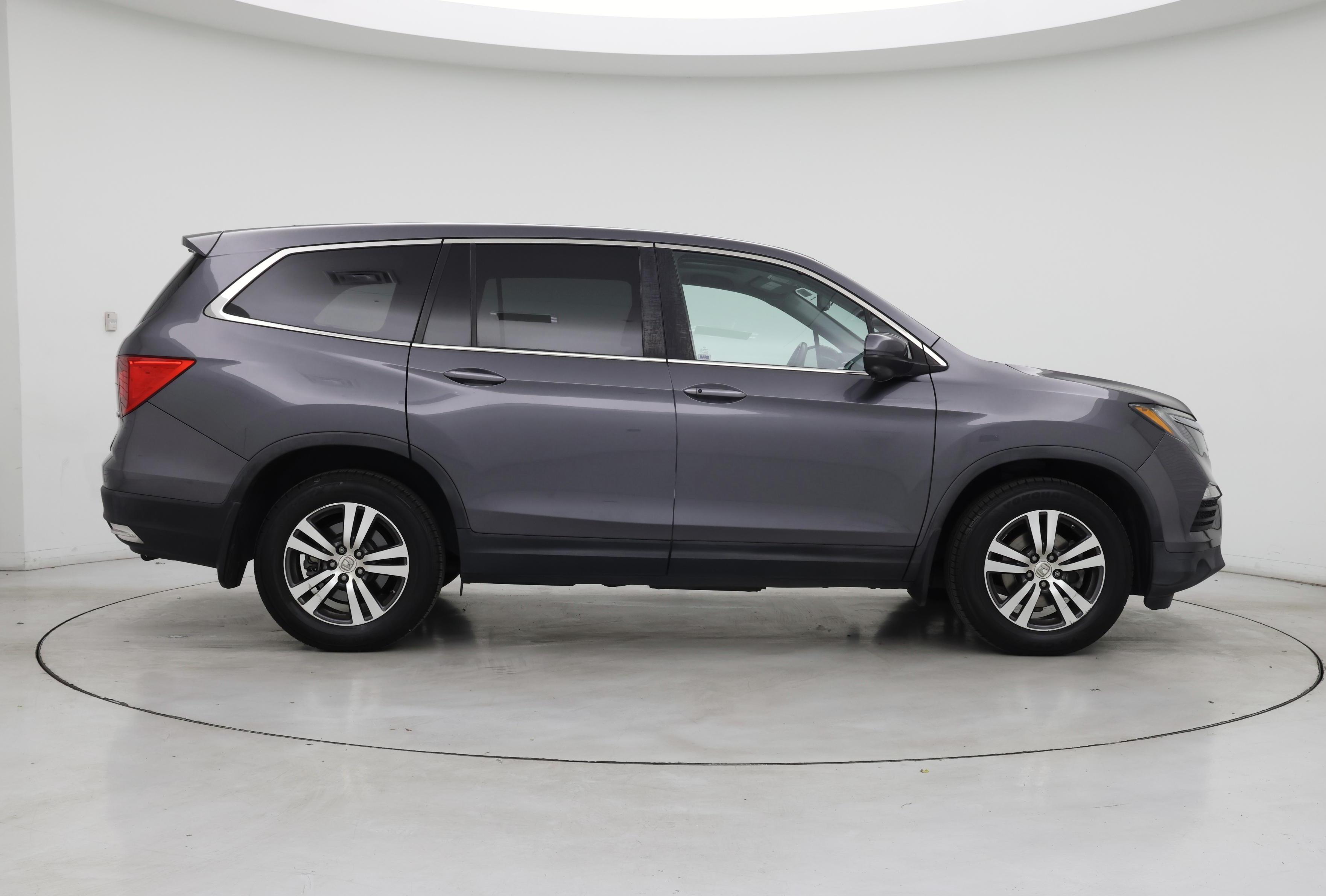 Thumbnail: 2017 Honda Pilot - 7