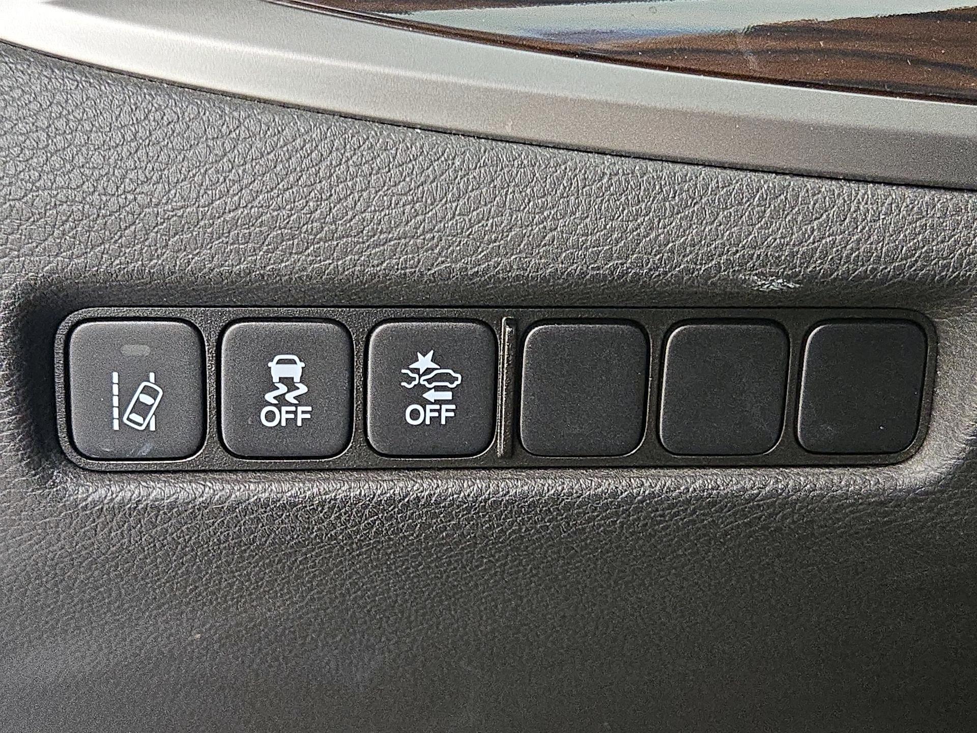 Thumbnail: 2016 Acura RLX - 13