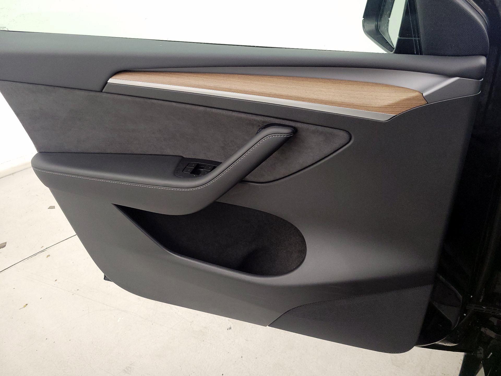 Thumbnail: 2022 Tesla Model Y - 12