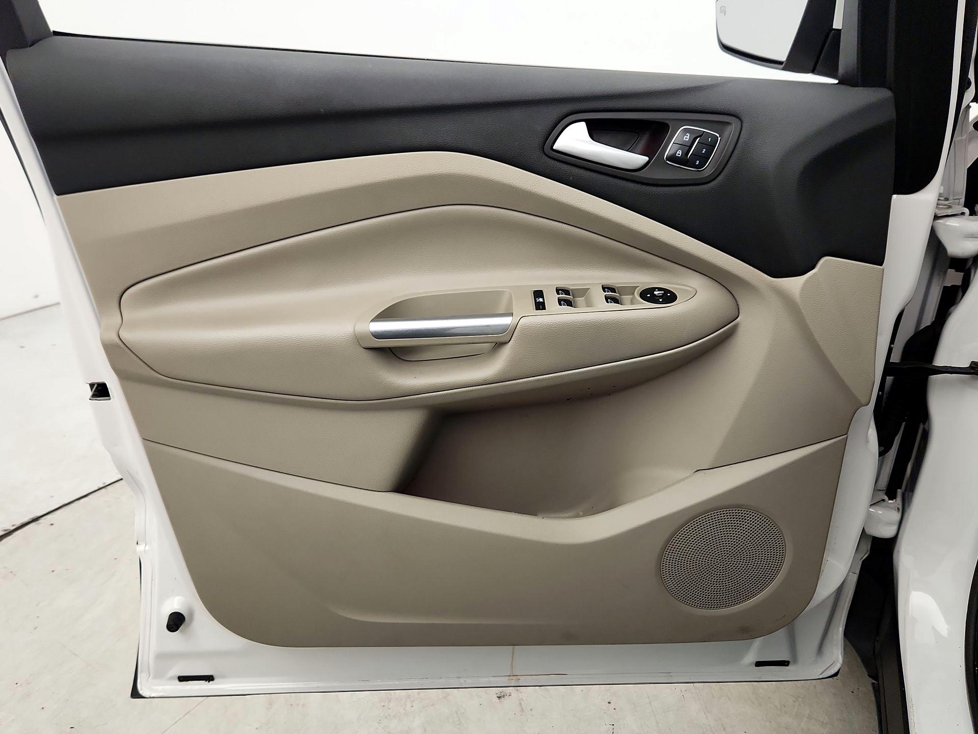 Thumbnail: 2016 Ford Escape - 12