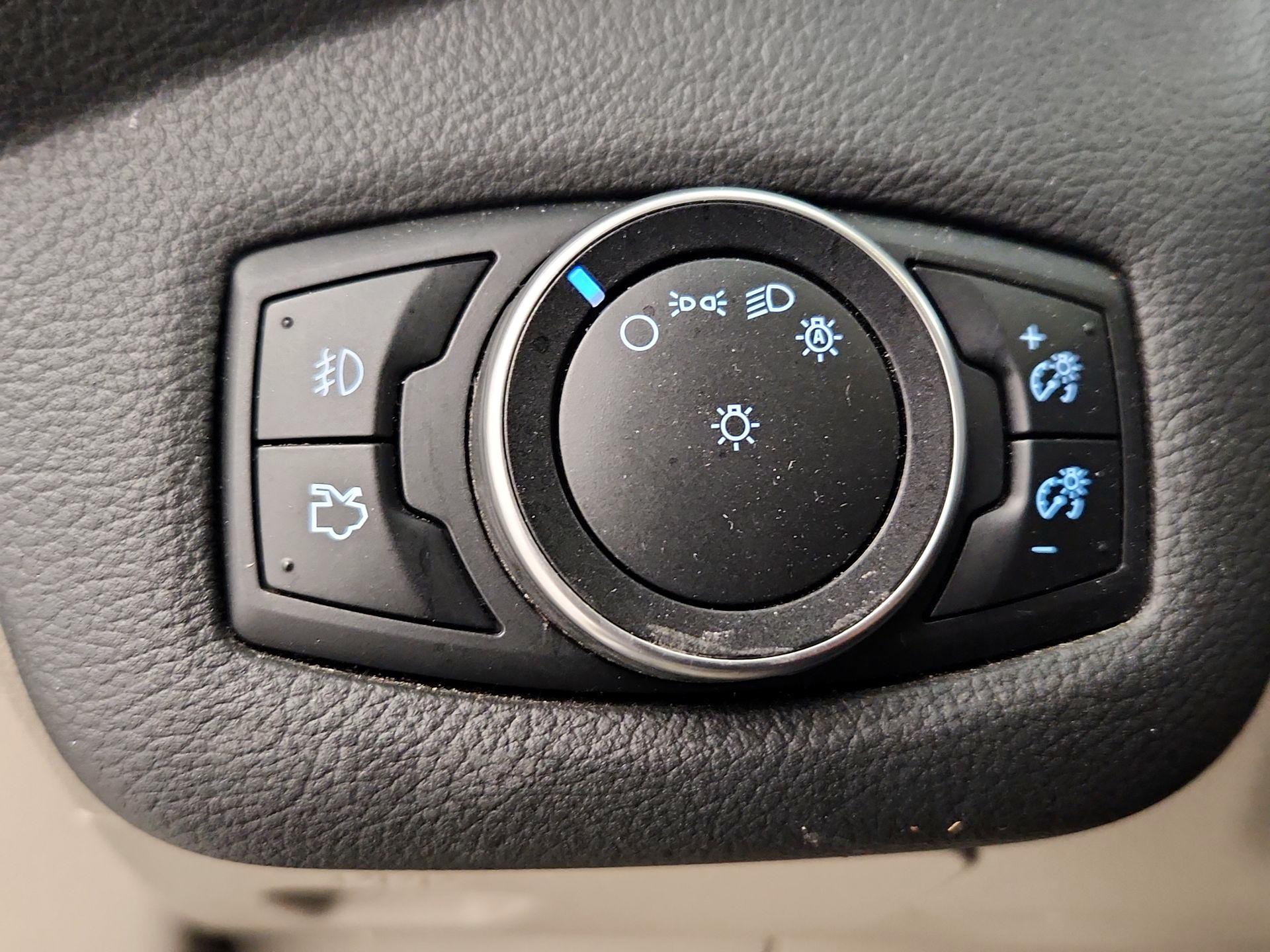 Thumbnail: 2016 Ford Escape - 13