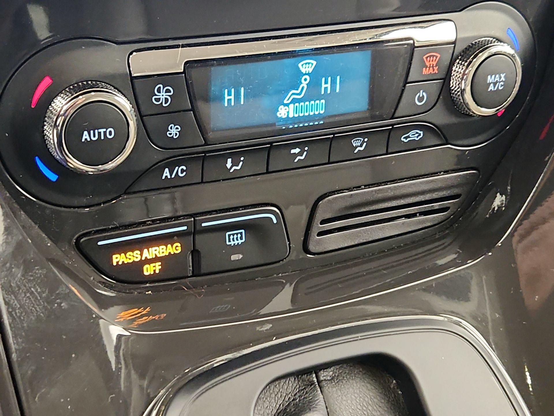 Thumbnail: 2016 Ford Escape - 17