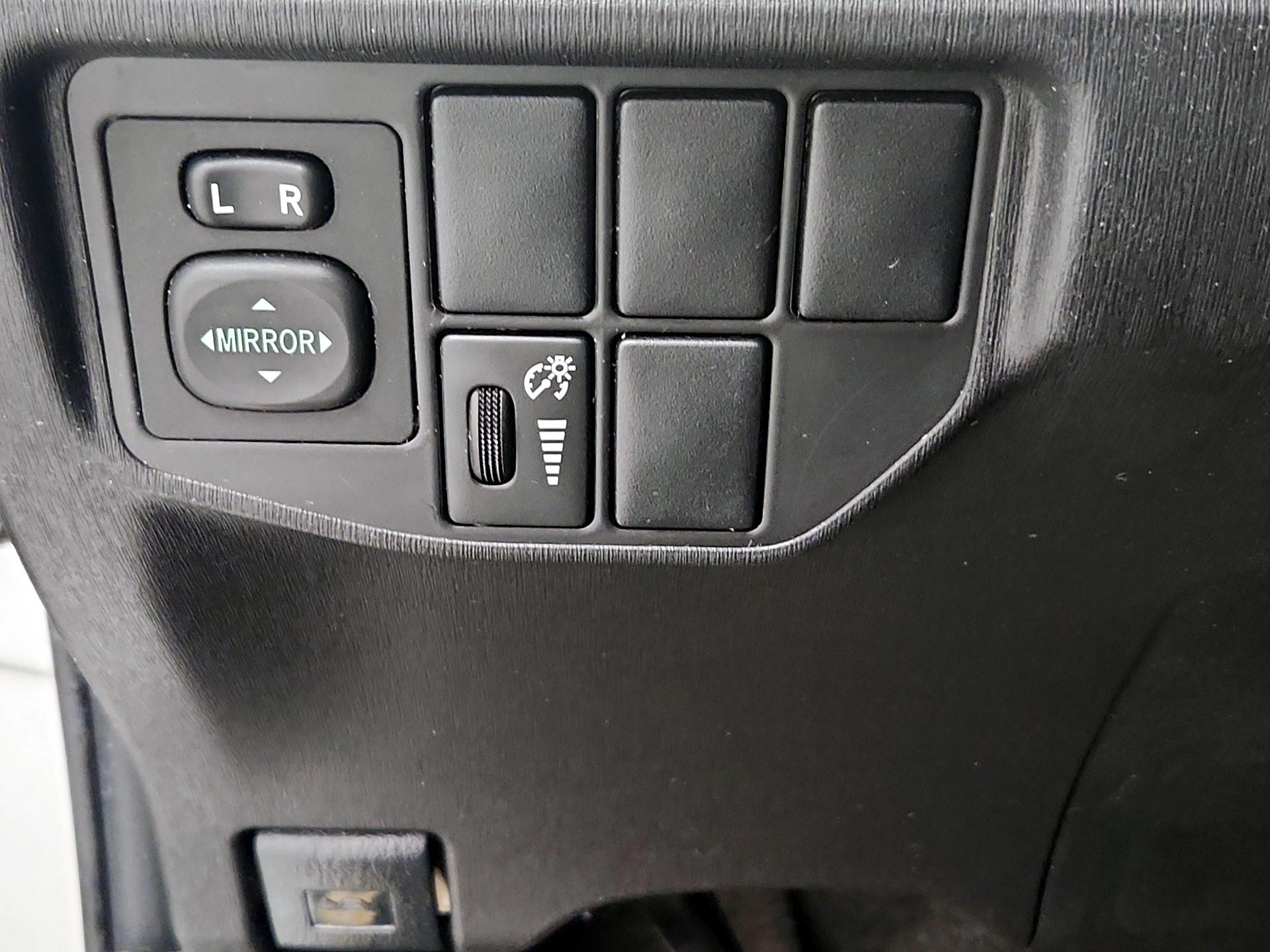 Thumbnail: 2015 Toyota Prius - 13