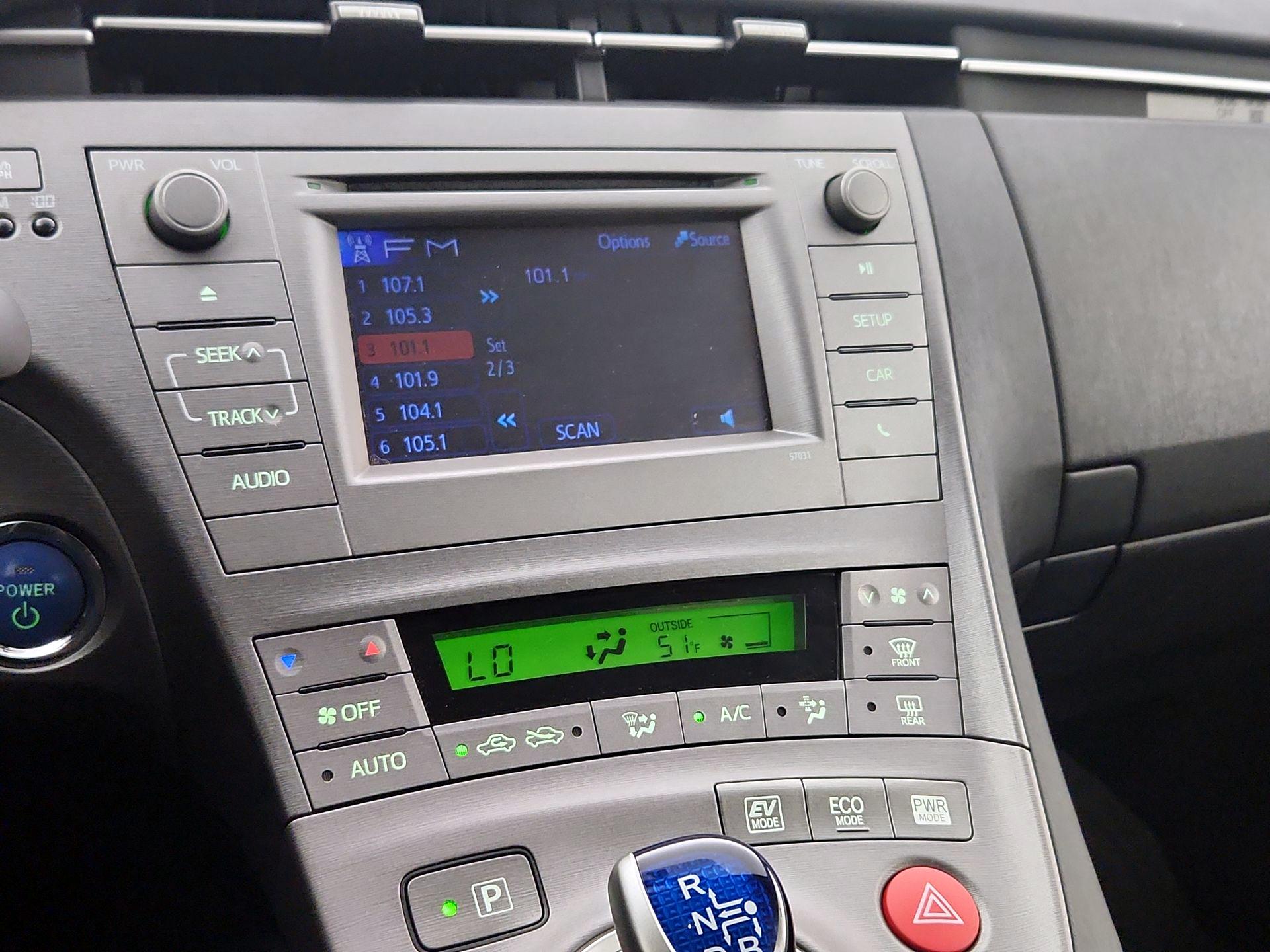 Thumbnail: 2015 Toyota Prius - 15