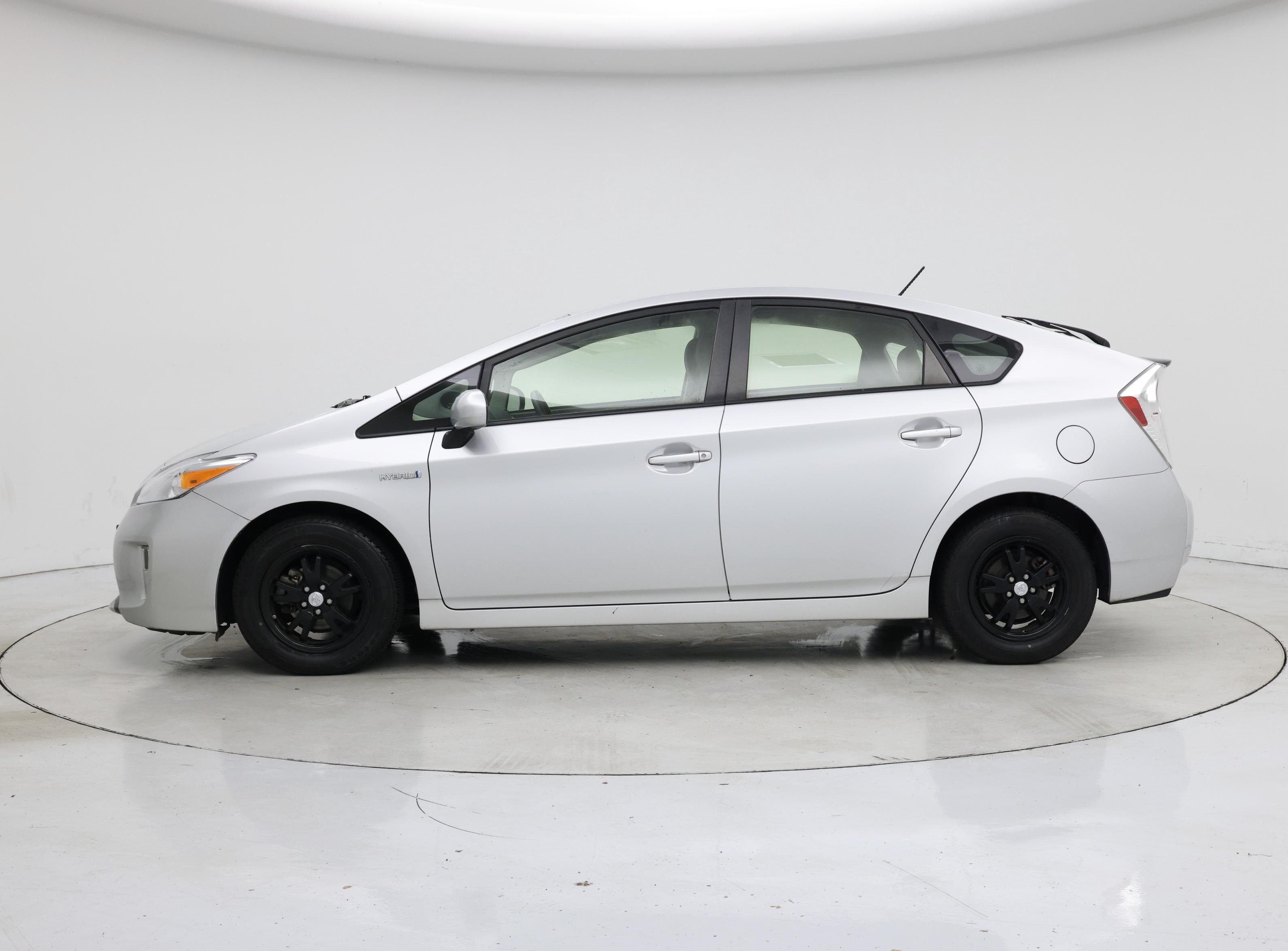 Thumbnail: 2015 Toyota Prius - 3