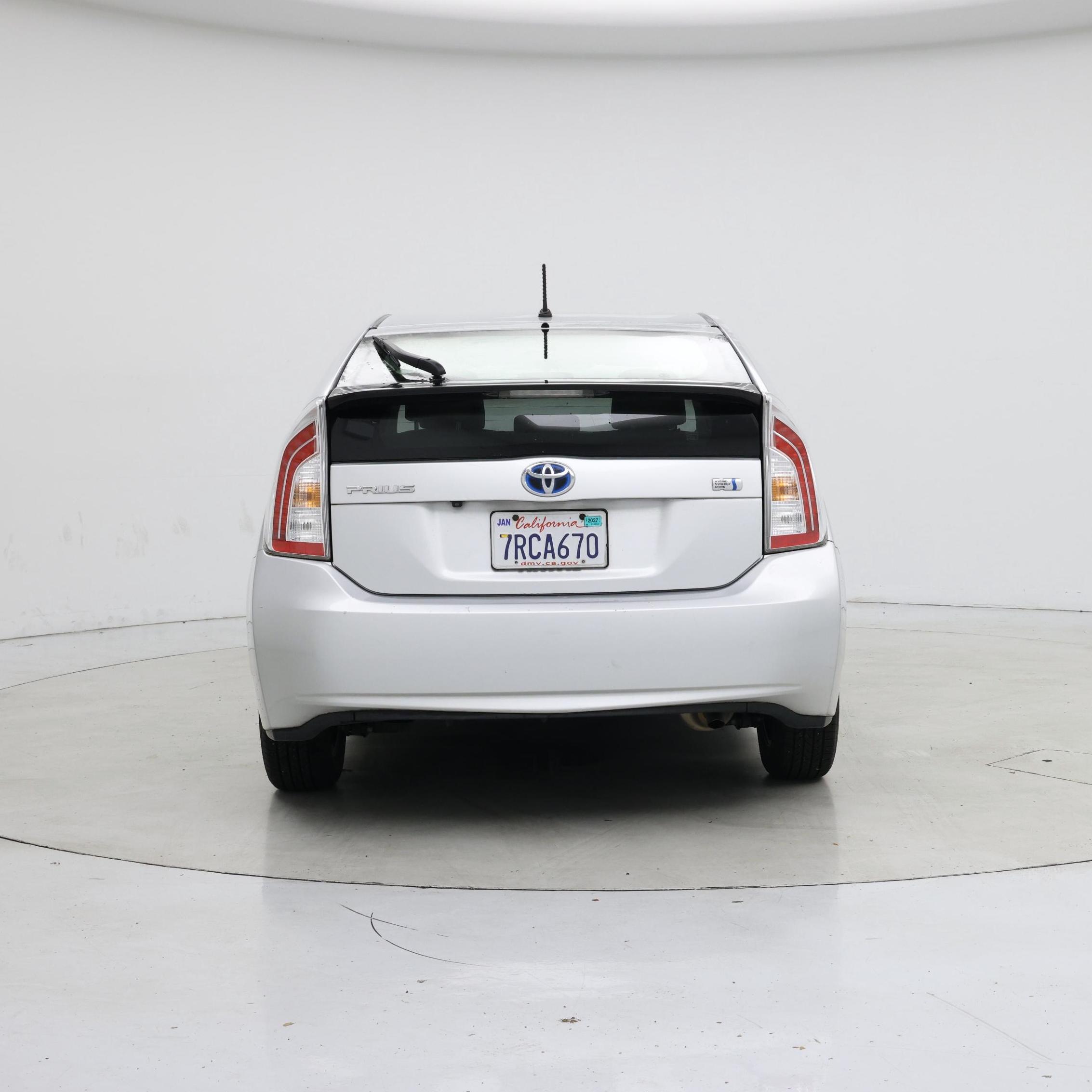 Thumbnail: 2015 Toyota Prius - 6