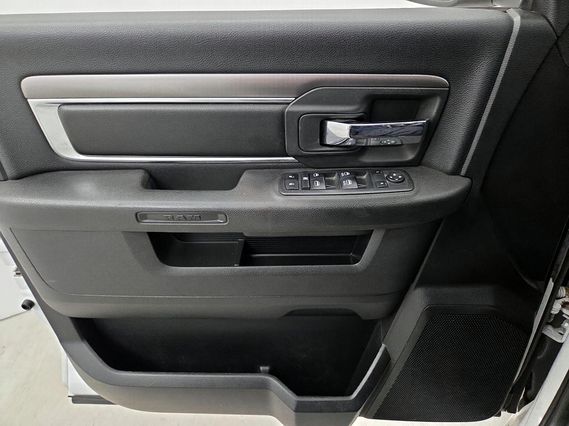 Thumbnail: 2021 RAM 1500 Classic - 12