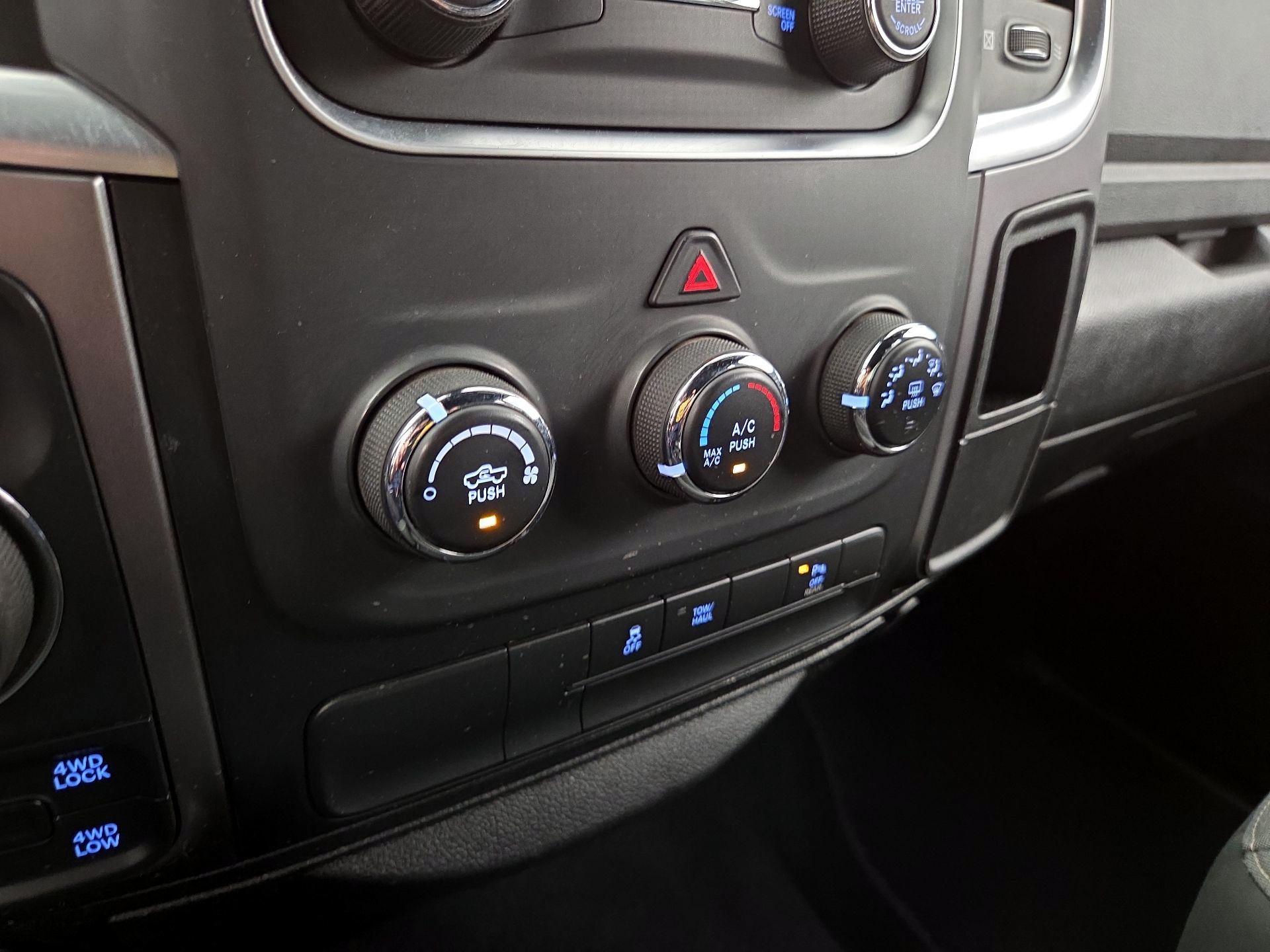 Thumbnail: 2021 RAM 1500 Classic - 16