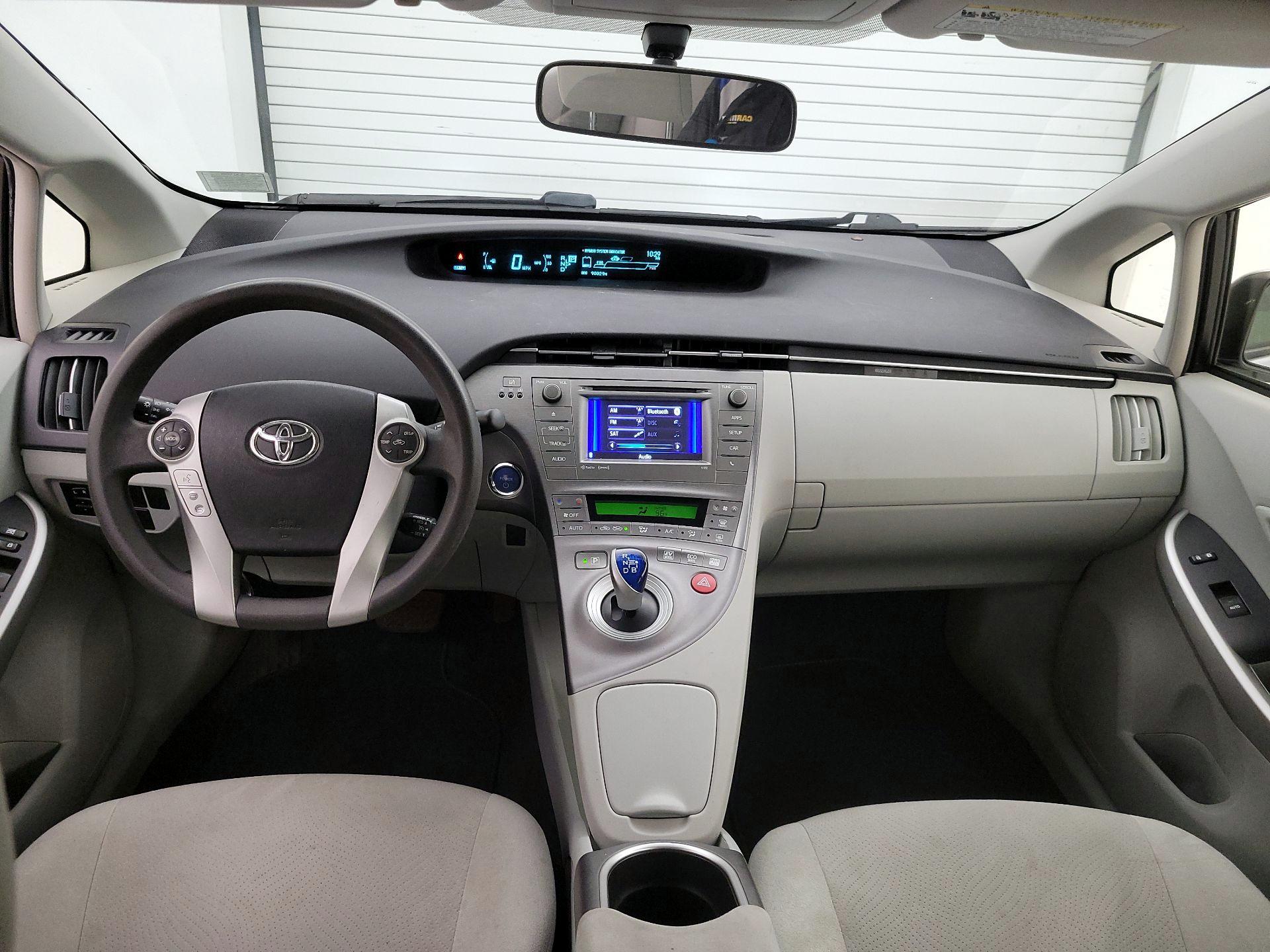 Thumbnail: 2015 Toyota Prius - 9