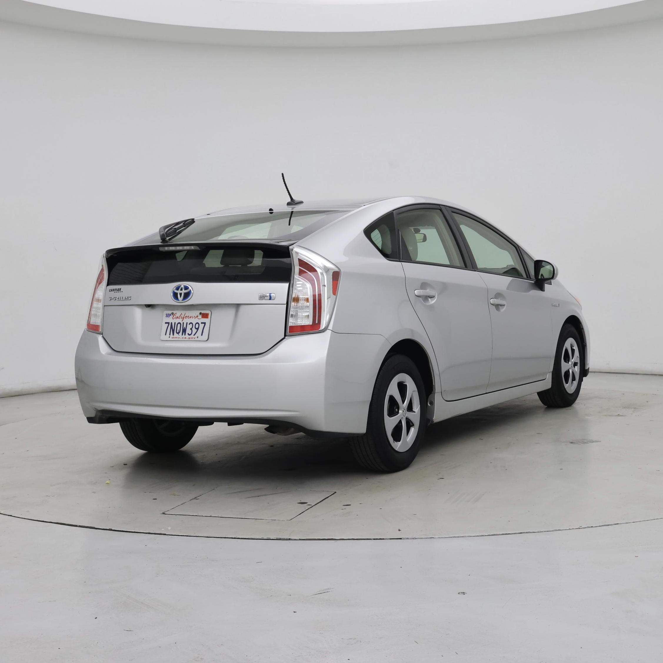 Thumbnail: 2015 Toyota Prius - 8