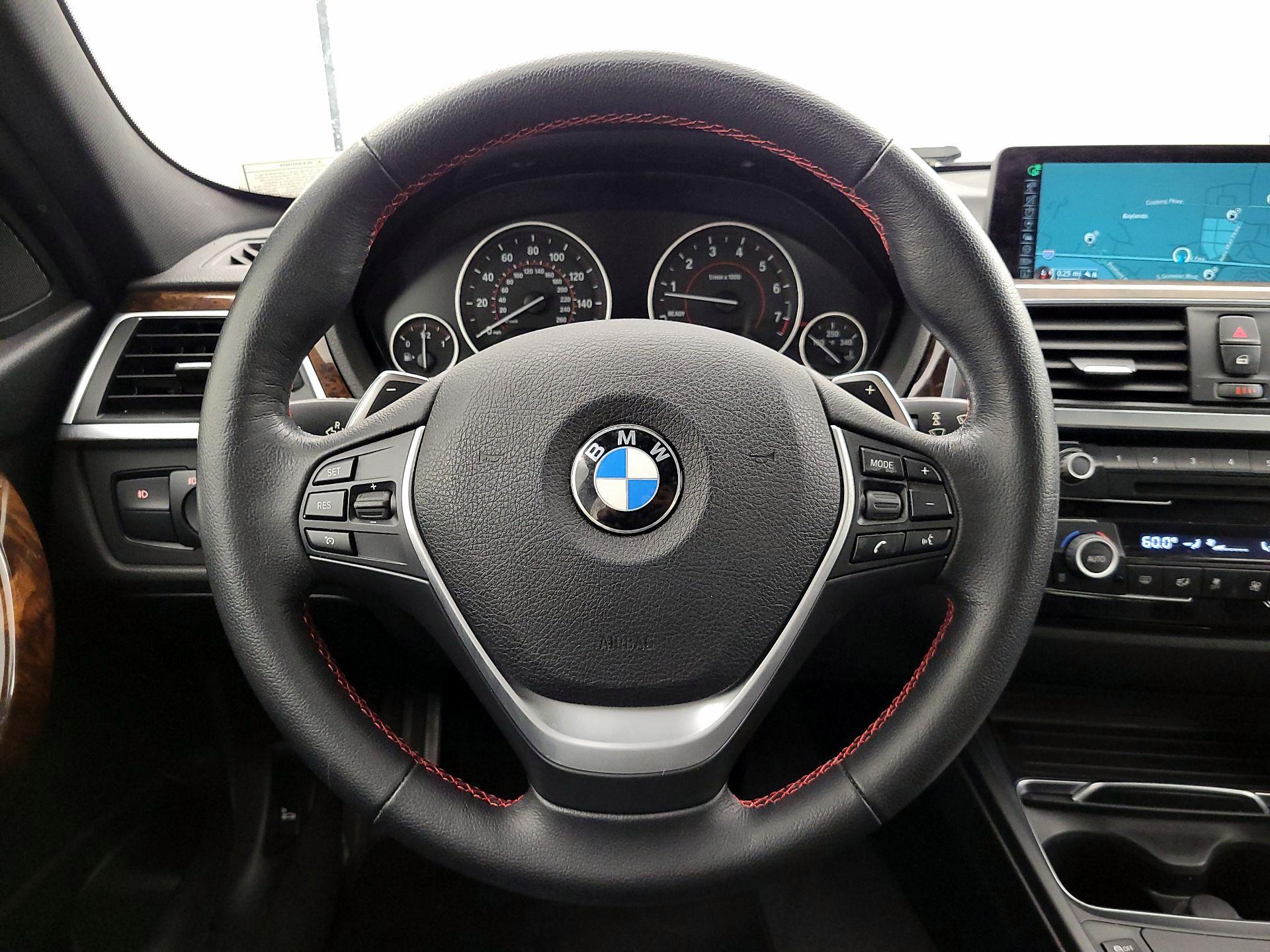 Thumbnail: 2016 BMW 3 Series - 10