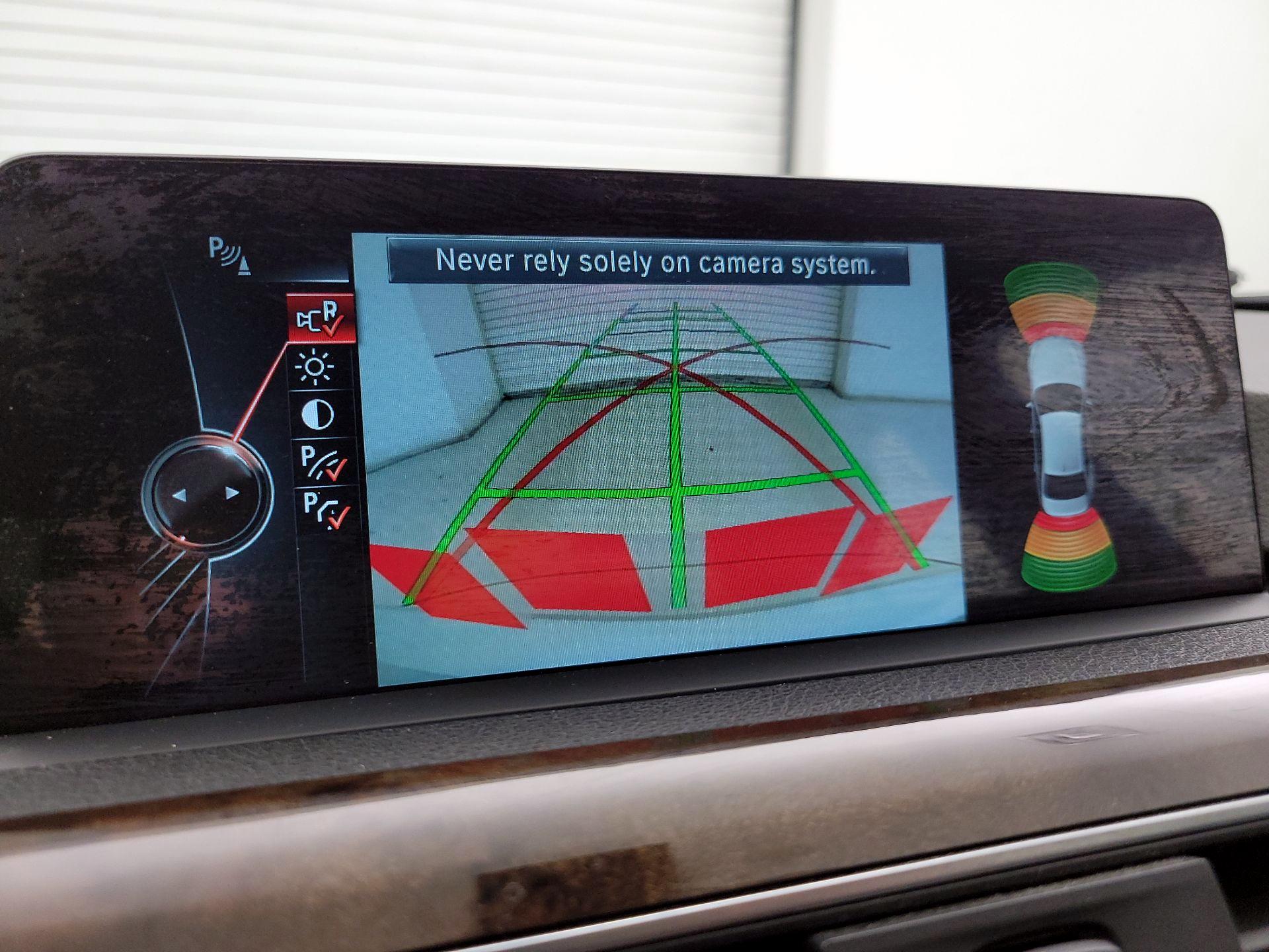 Thumbnail: 2016 BMW 3 Series - 15