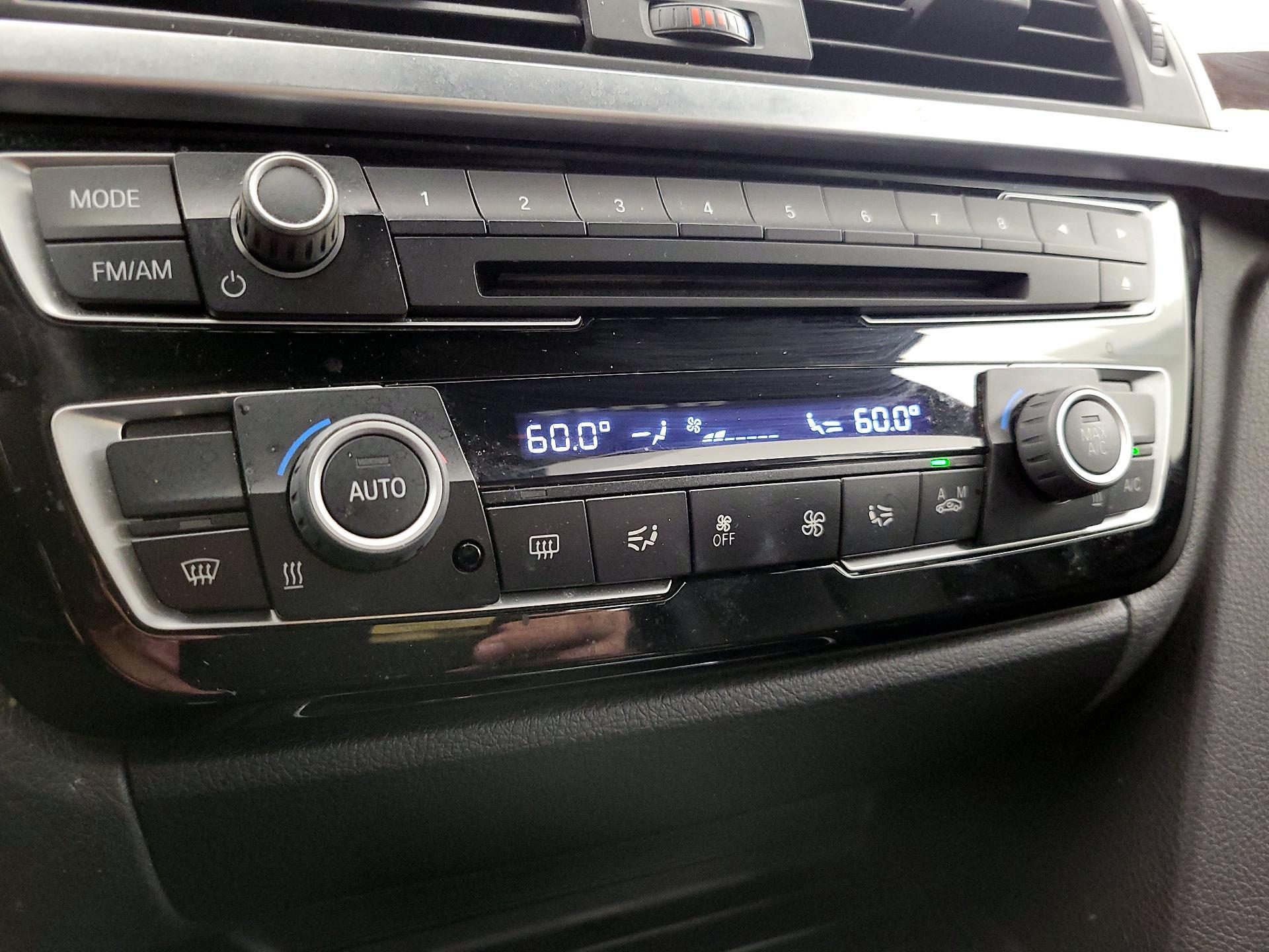 Thumbnail: 2016 BMW 3 Series - 17