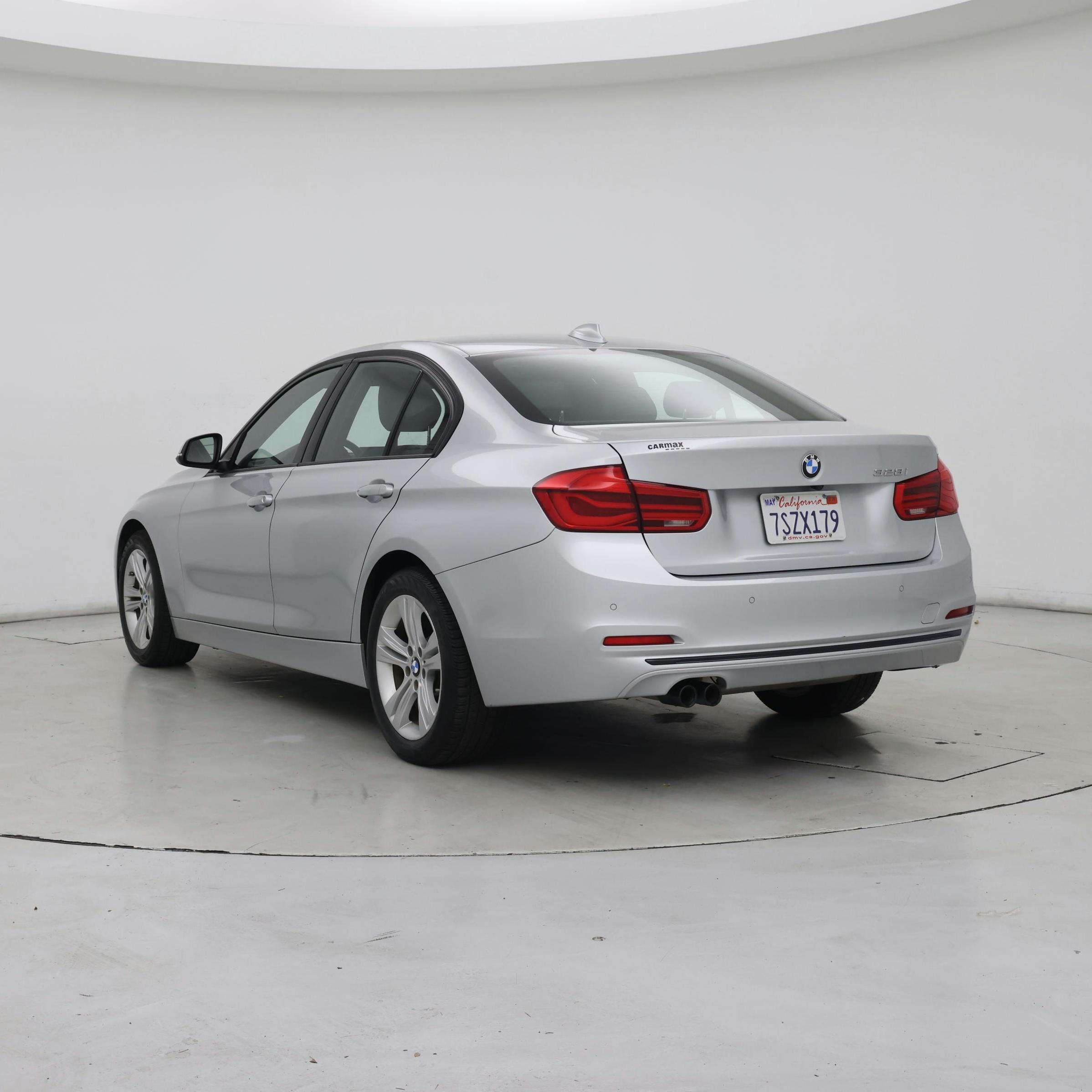 Thumbnail: 2016 BMW 3 Series - 2