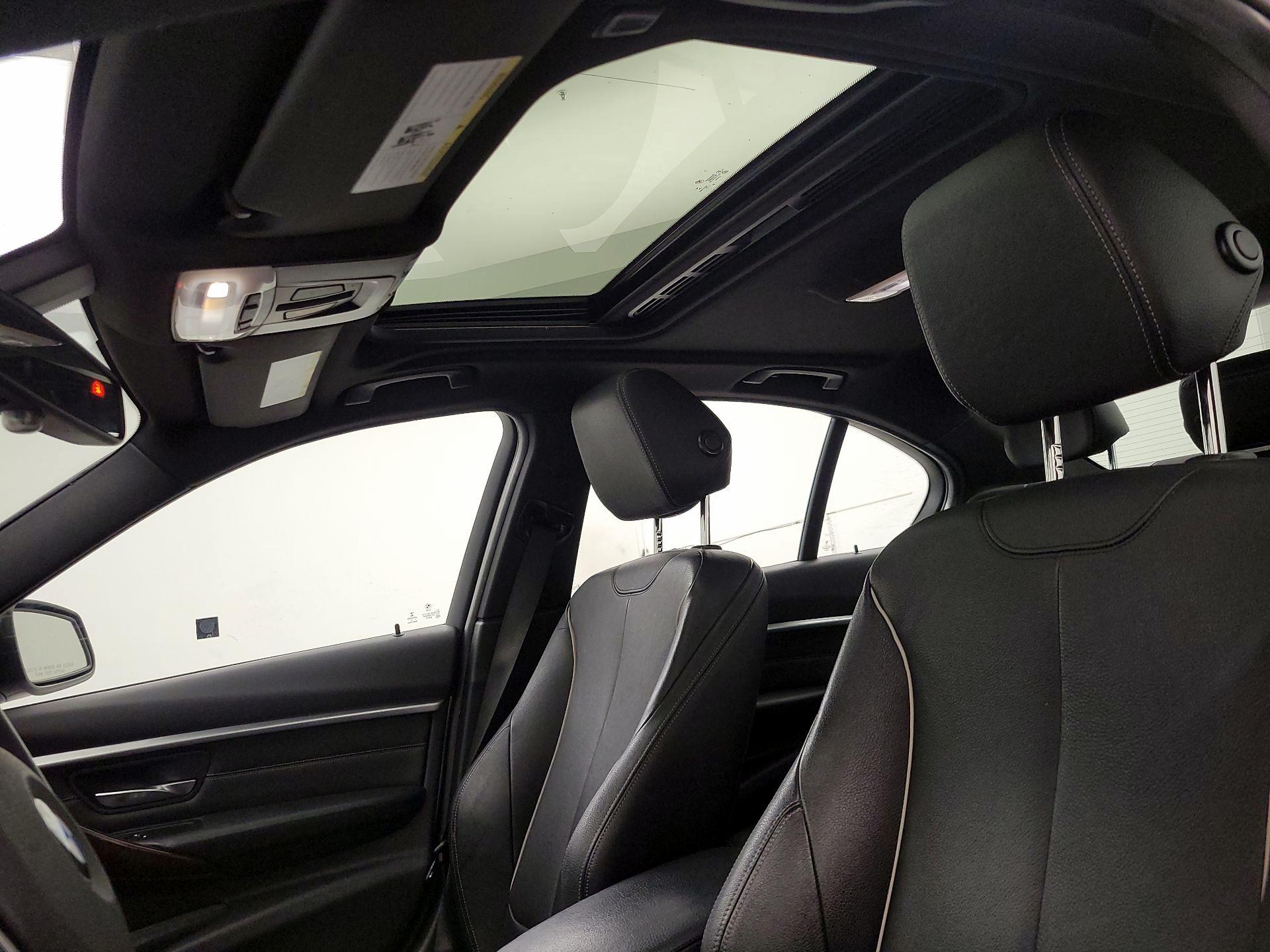 Thumbnail: 2016 BMW 3 Series - 19