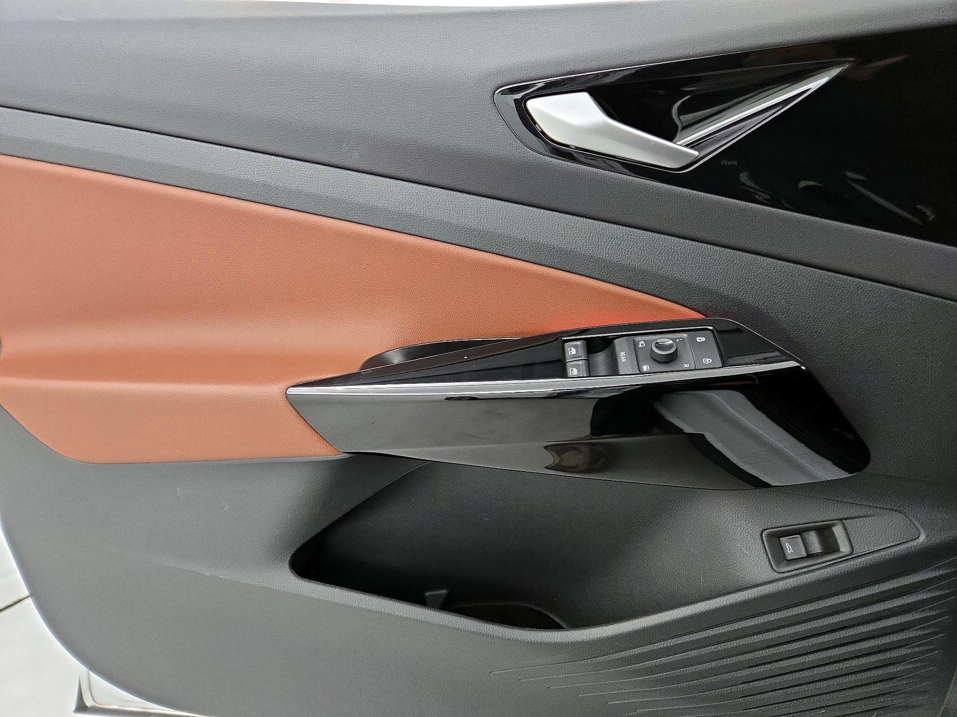 Thumbnail: 2021 Volkswagen ID.4 - 12