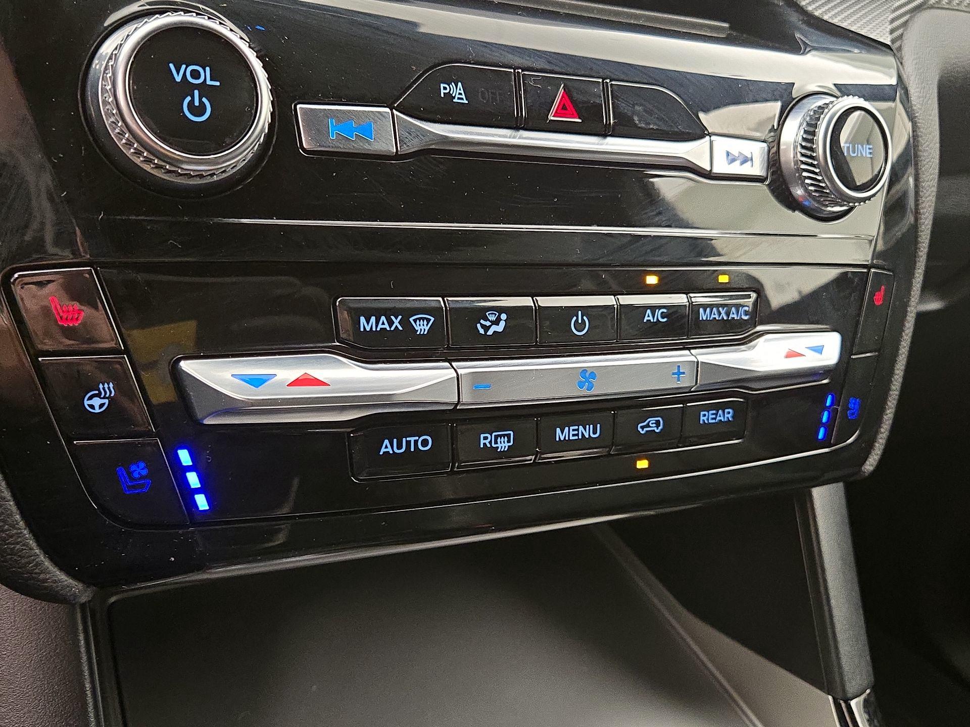 Thumbnail: 2023 Ford Explorer - 17