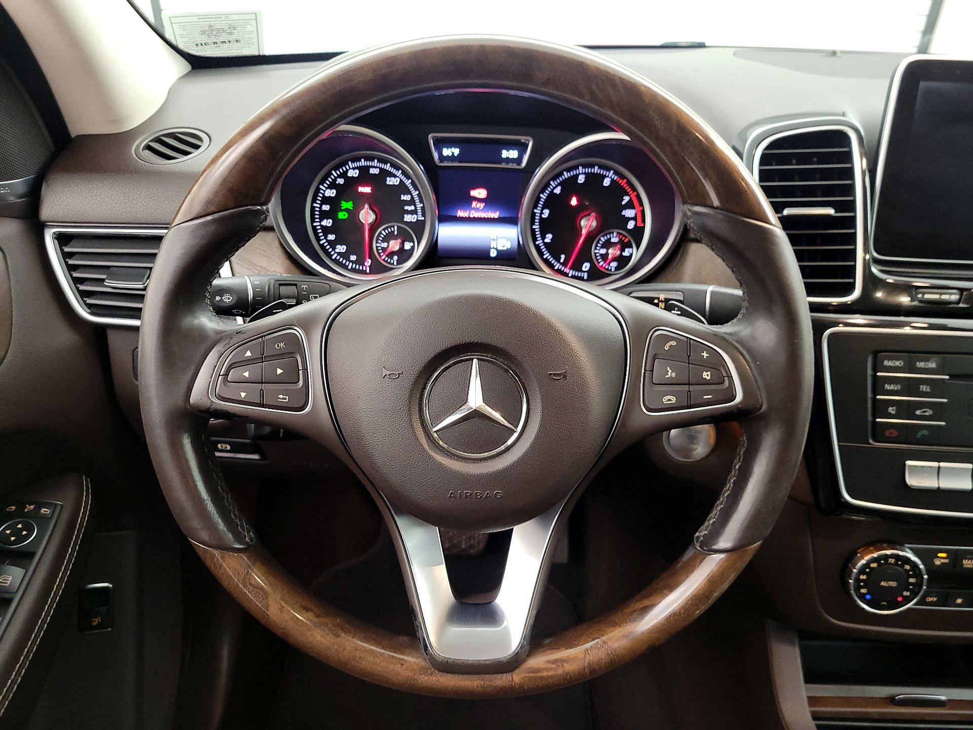 Thumbnail: 2016 Mercedes-Benz GLE - 10