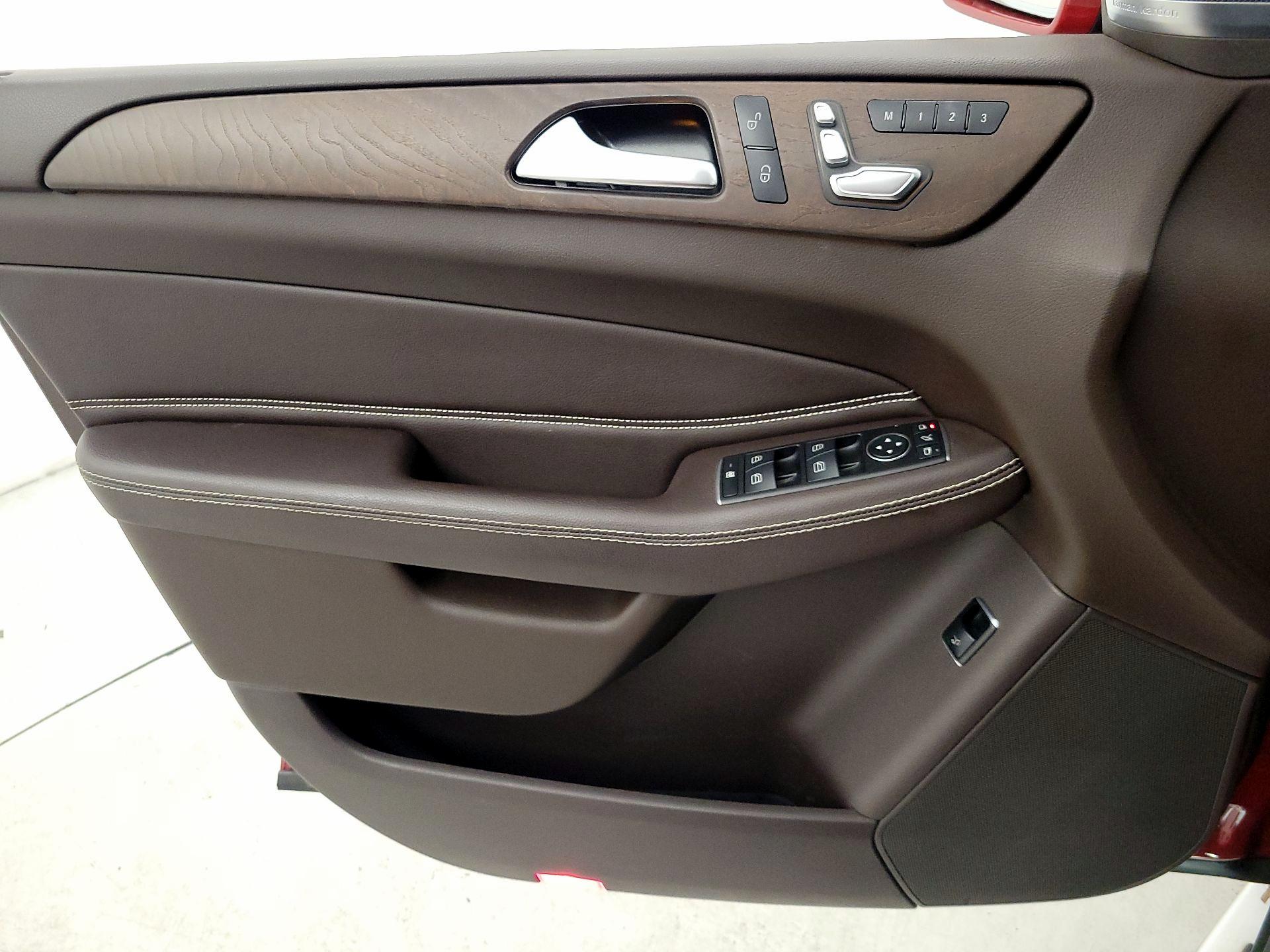 Thumbnail: 2016 Mercedes-Benz GLE - 12