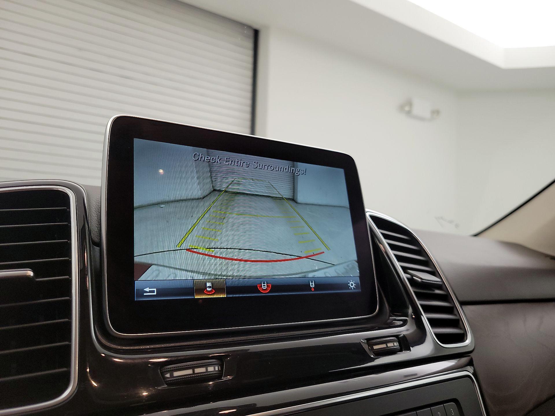 Thumbnail: 2016 Mercedes-Benz GLE - 15