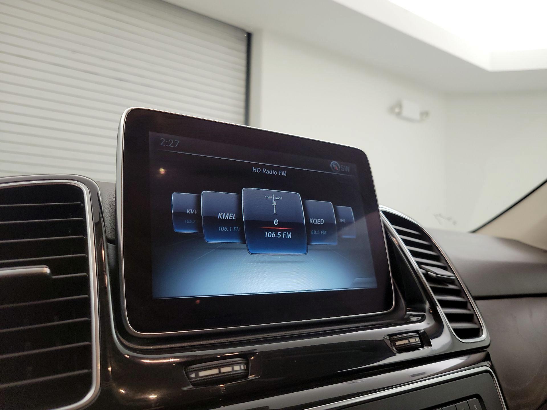 Thumbnail: 2016 Mercedes-Benz GLE - 16