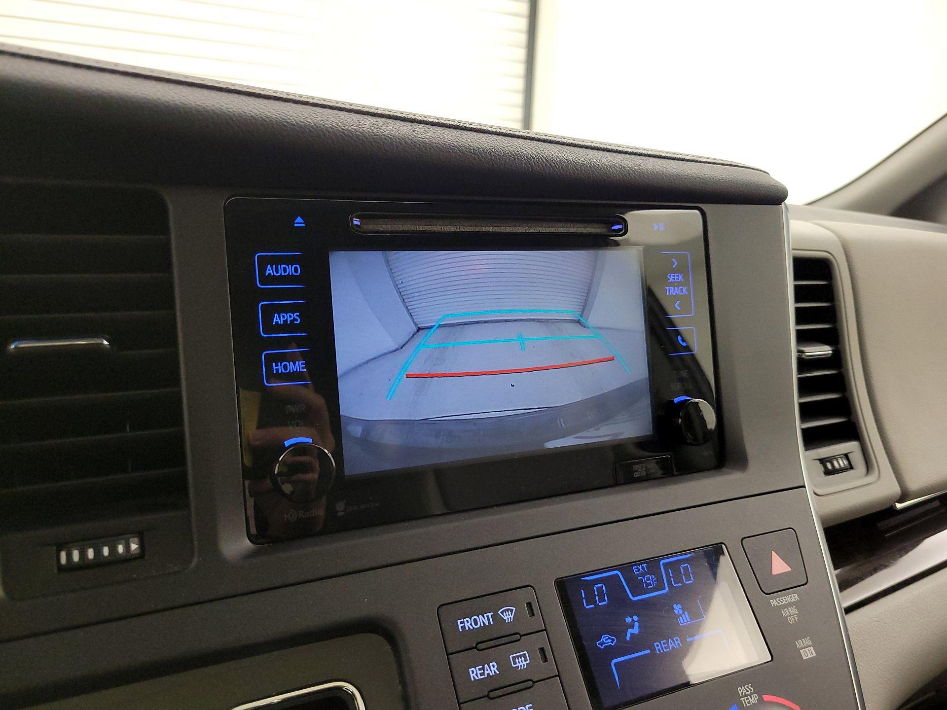 Thumbnail: 2015 Toyota Sienna - 14