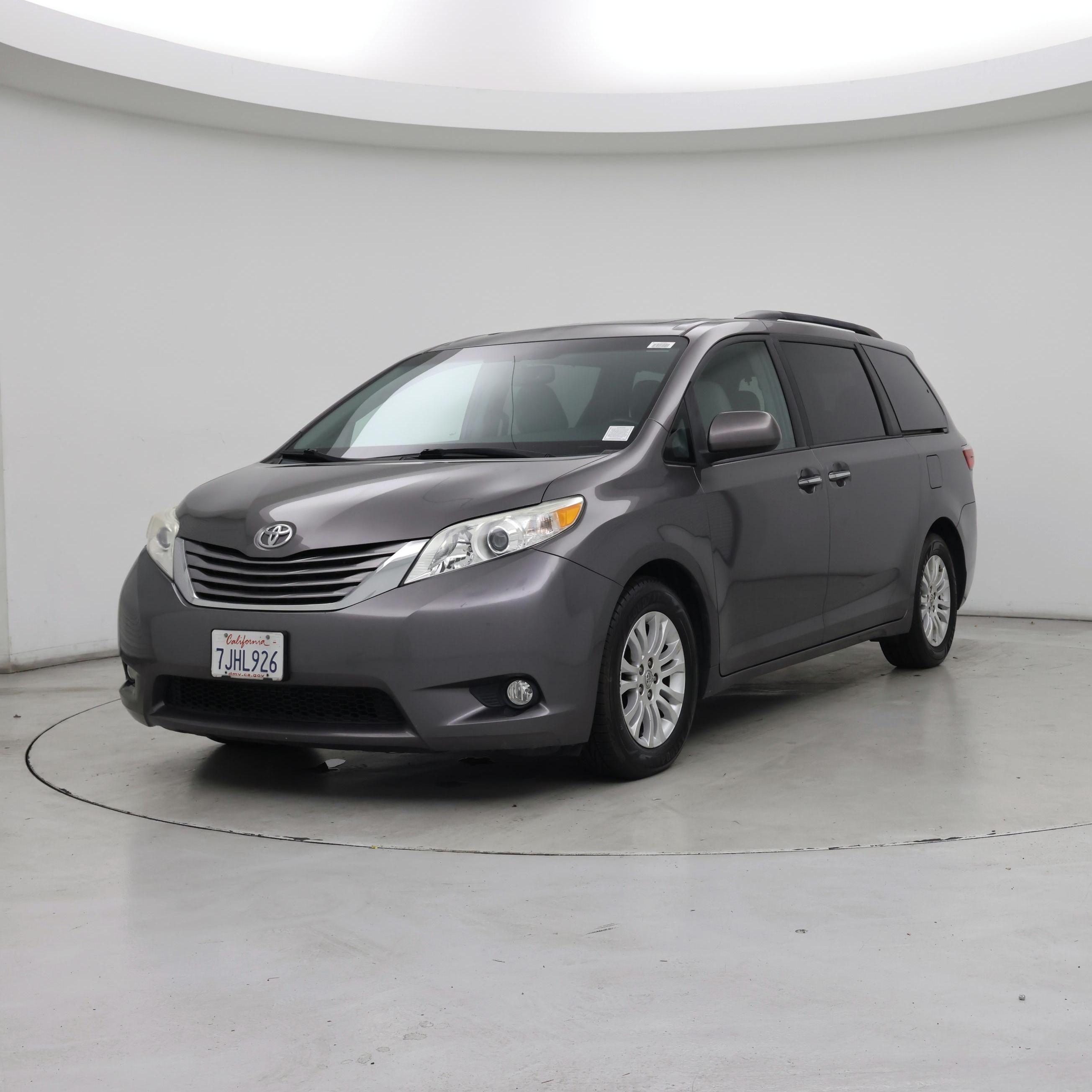 Thumbnail: 2015 Toyota Sienna - 4