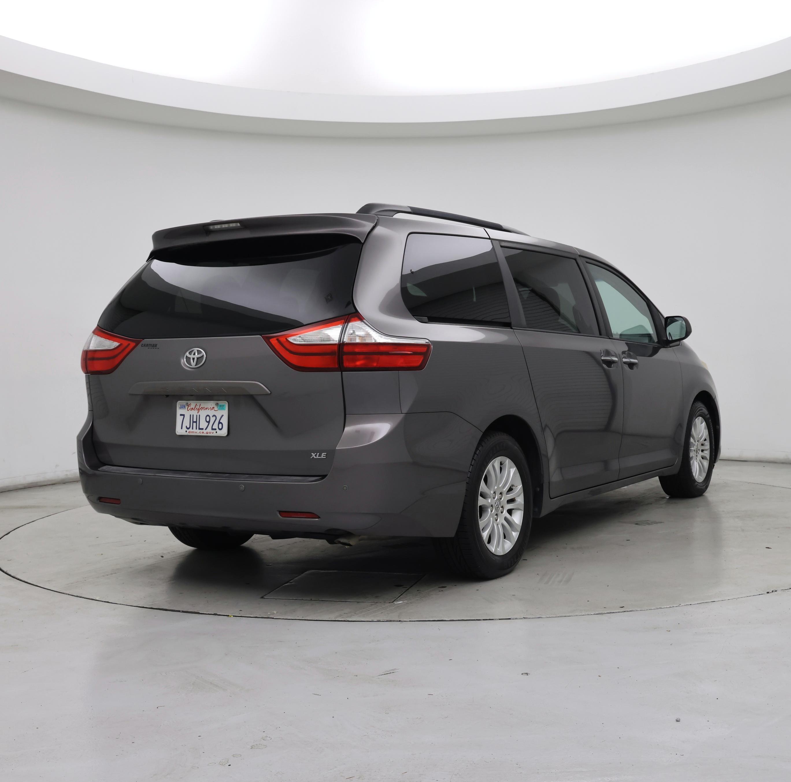Thumbnail: 2015 Toyota Sienna - 8