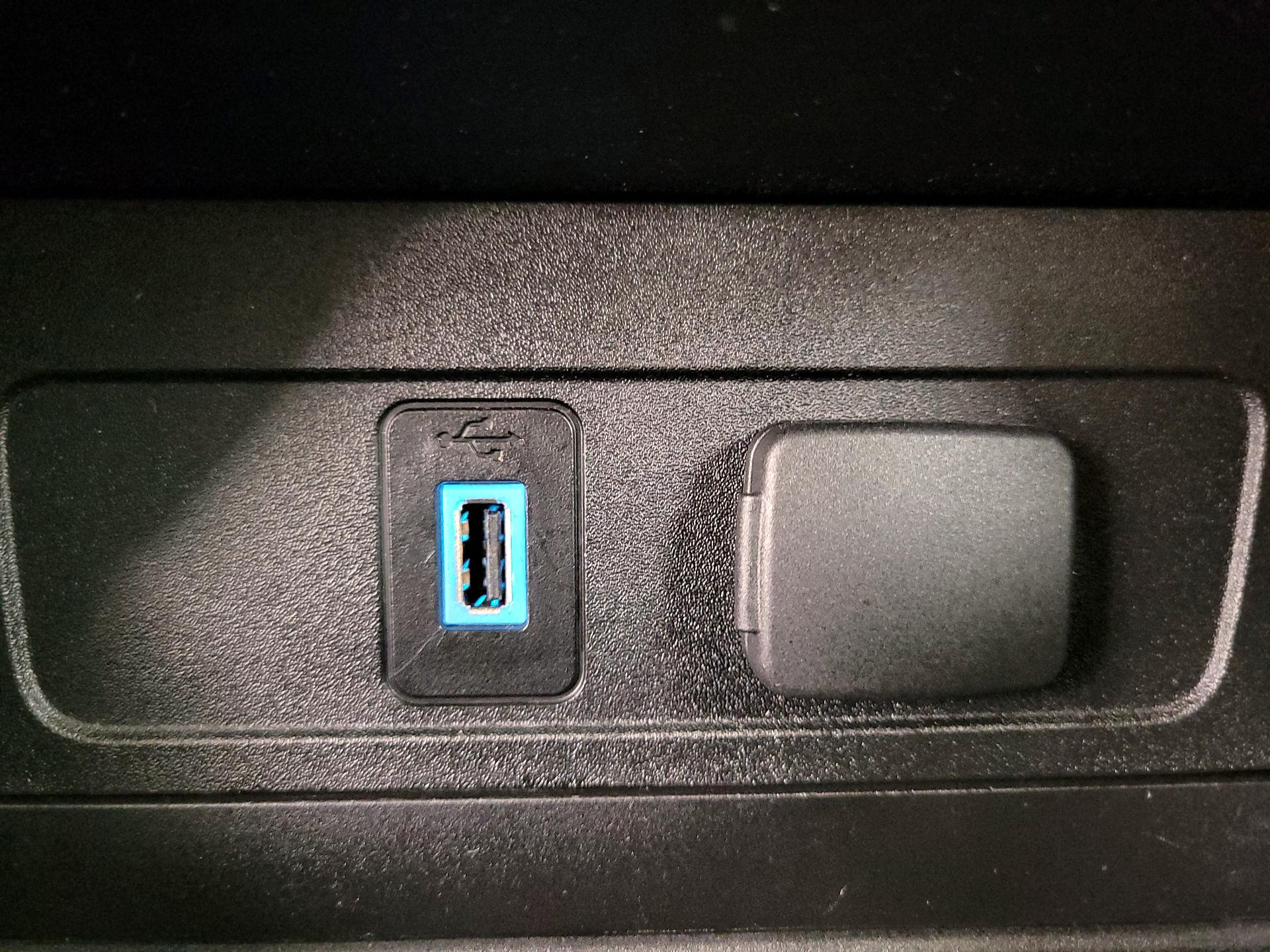 Thumbnail: 2017 Ford Escape - 19