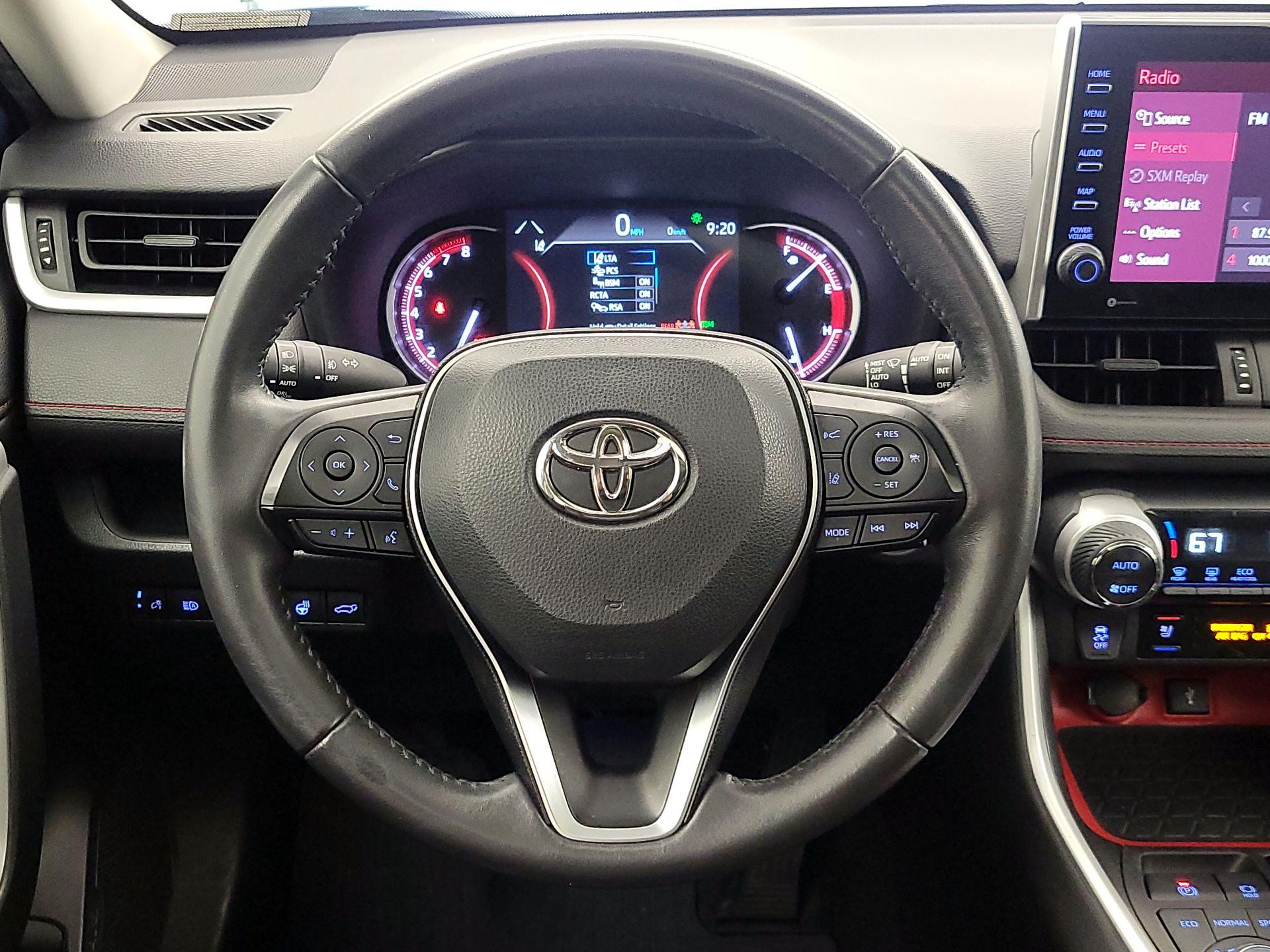 Thumbnail: 2022 Toyota RAV4 - 10