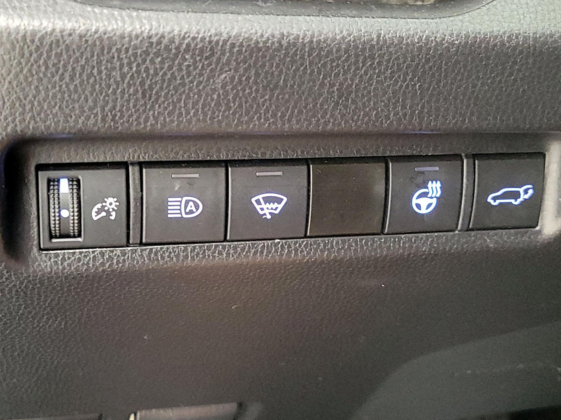 Thumbnail: 2022 Toyota RAV4 - 13