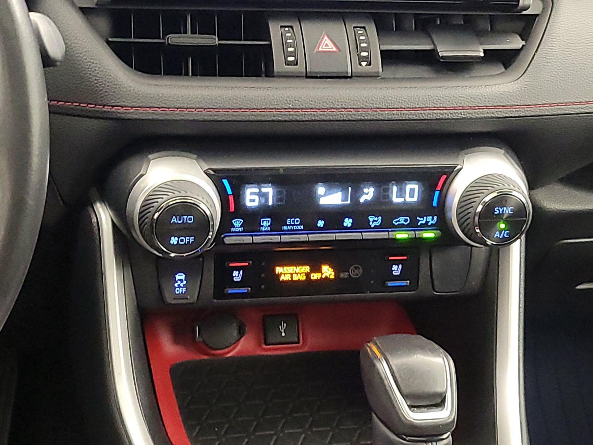 Thumbnail: 2022 Toyota RAV4 - 16