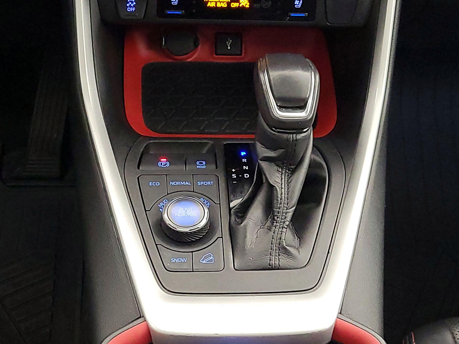 Thumbnail: 2022 Toyota RAV4 - 17