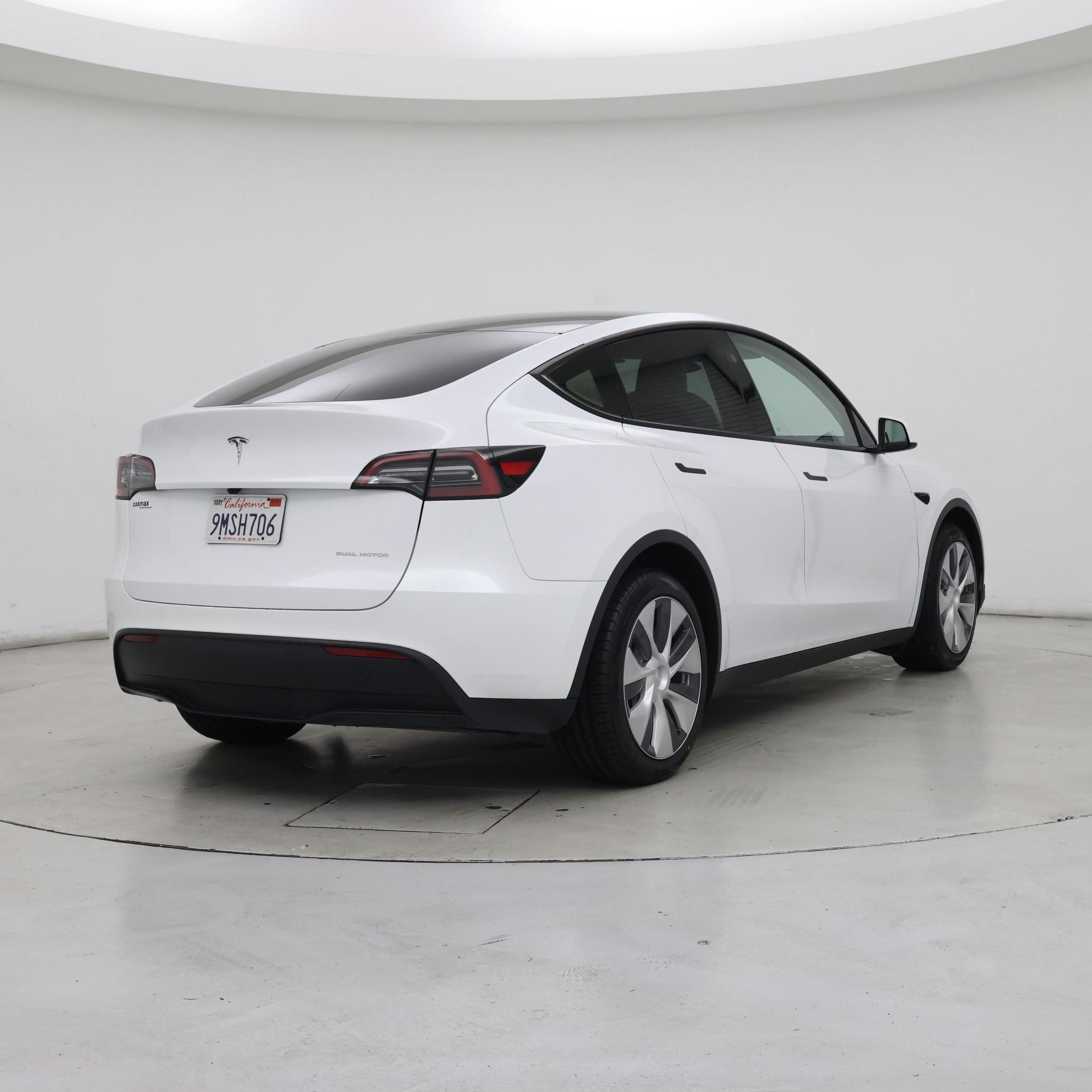 Thumbnail: 2024 Tesla Model Y - 8