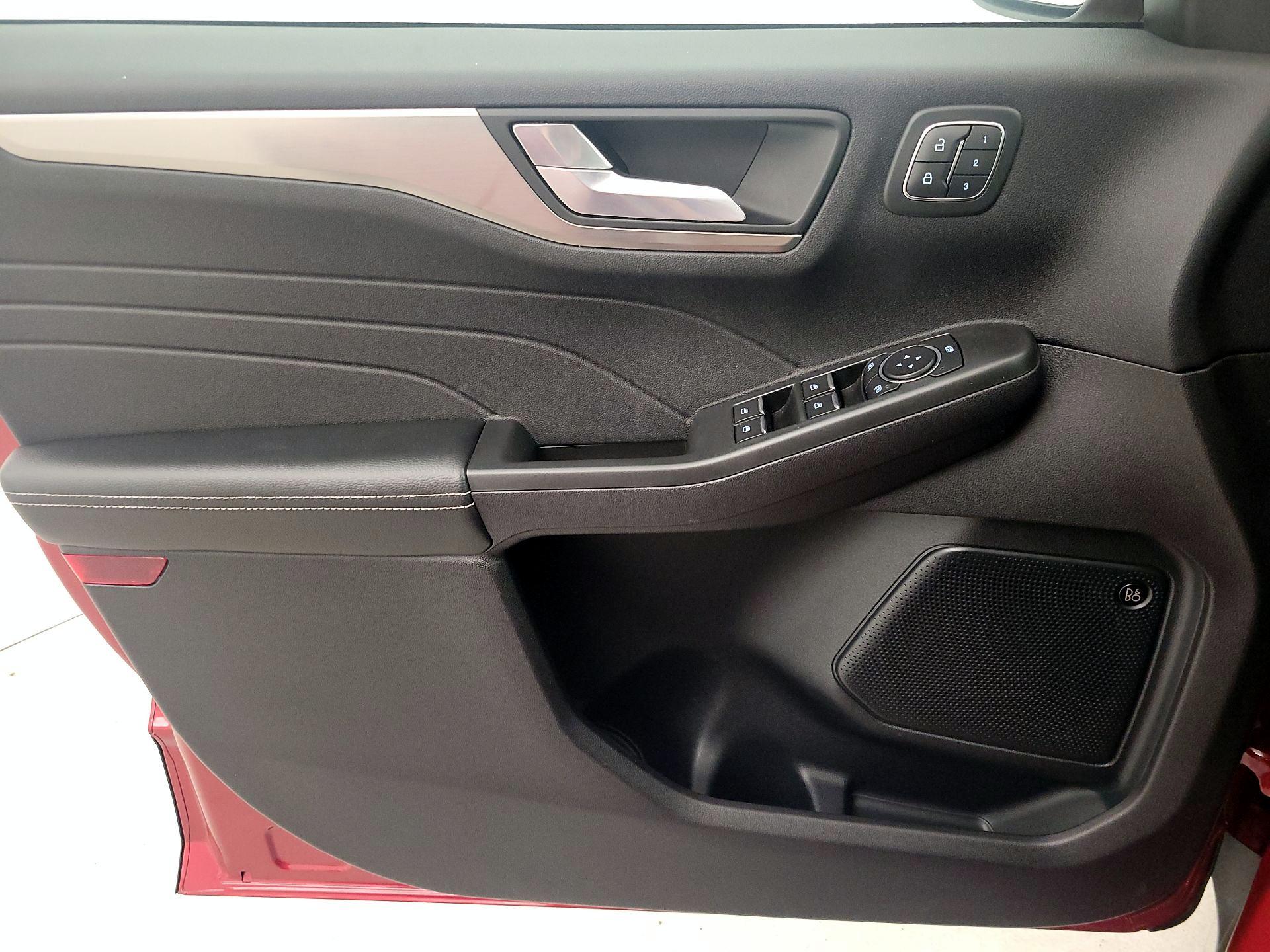 Thumbnail: 2022 Ford Escape - 12