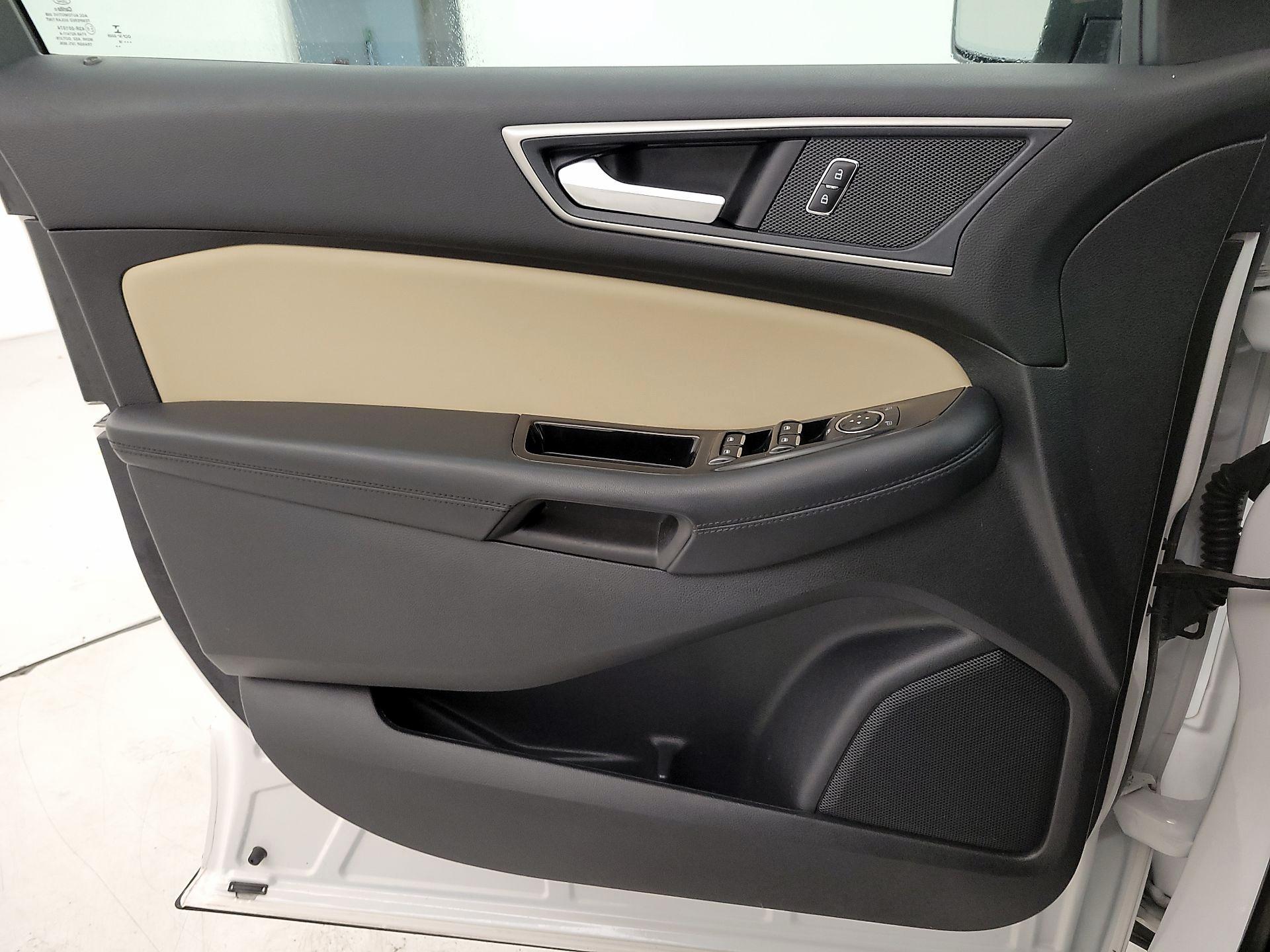 Thumbnail: 2018 Ford Edge - 12