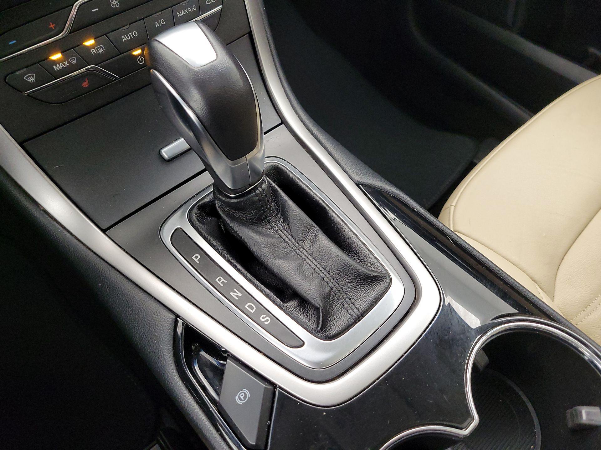 Thumbnail: 2018 Ford Edge - 18