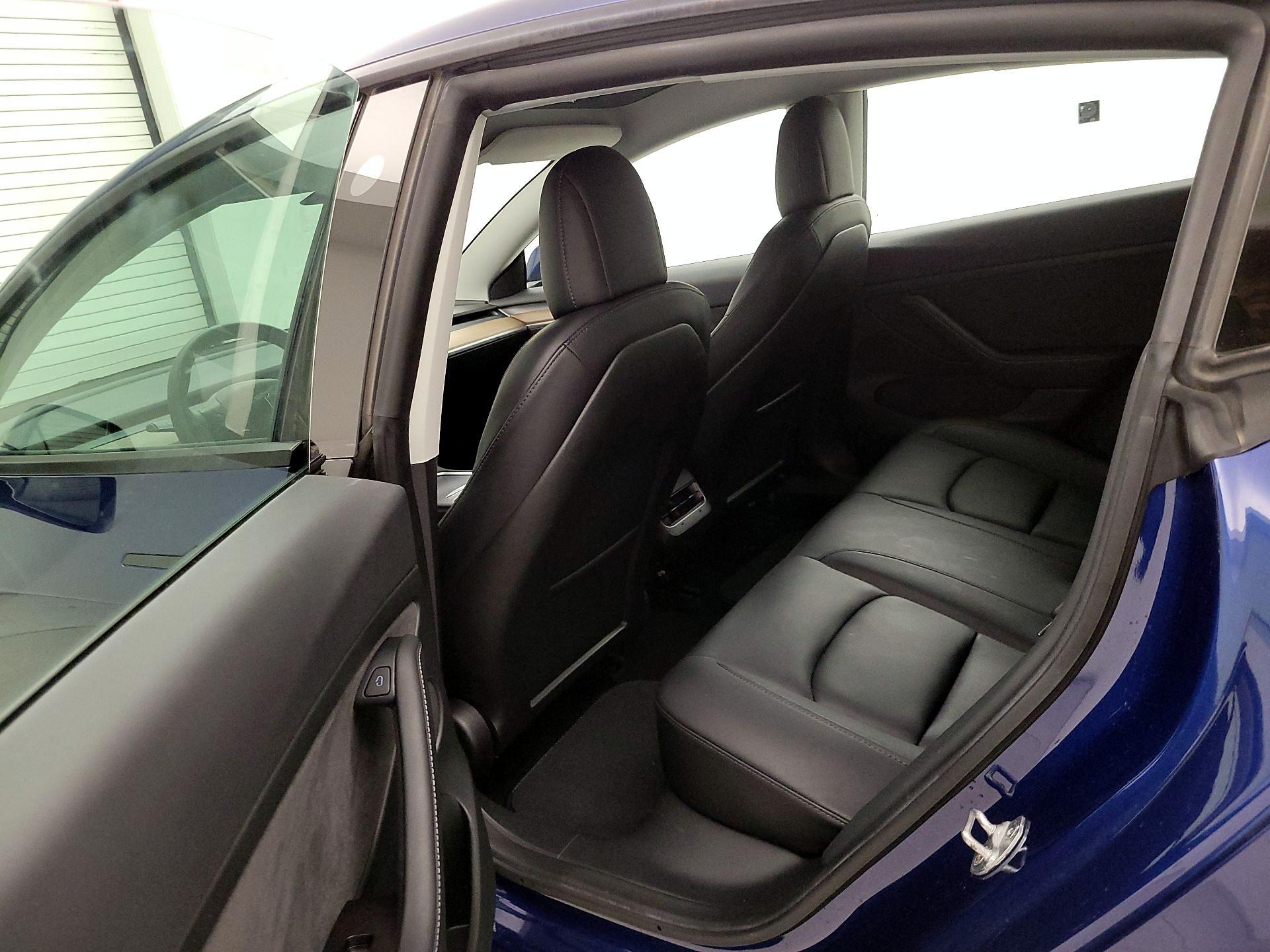 Thumbnail: 2022 Tesla Model 3 - 20