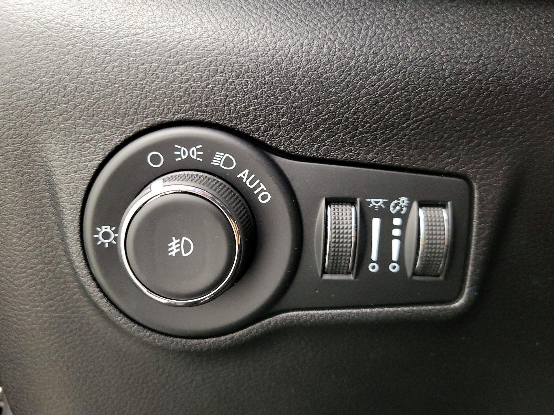 Thumbnail: 2022 Jeep Compass - 13