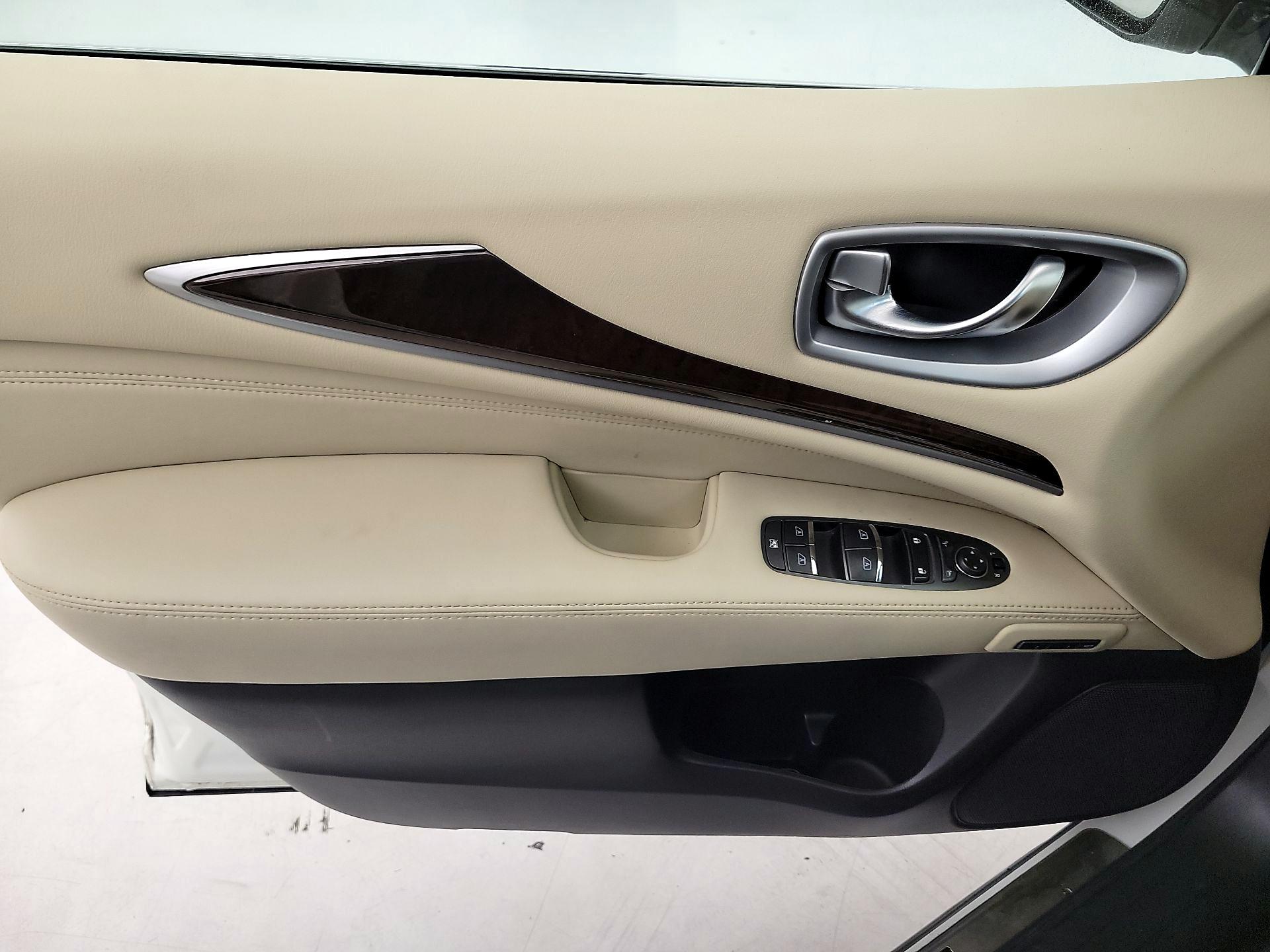 Thumbnail: 2015 INFINITI QX60 - 12