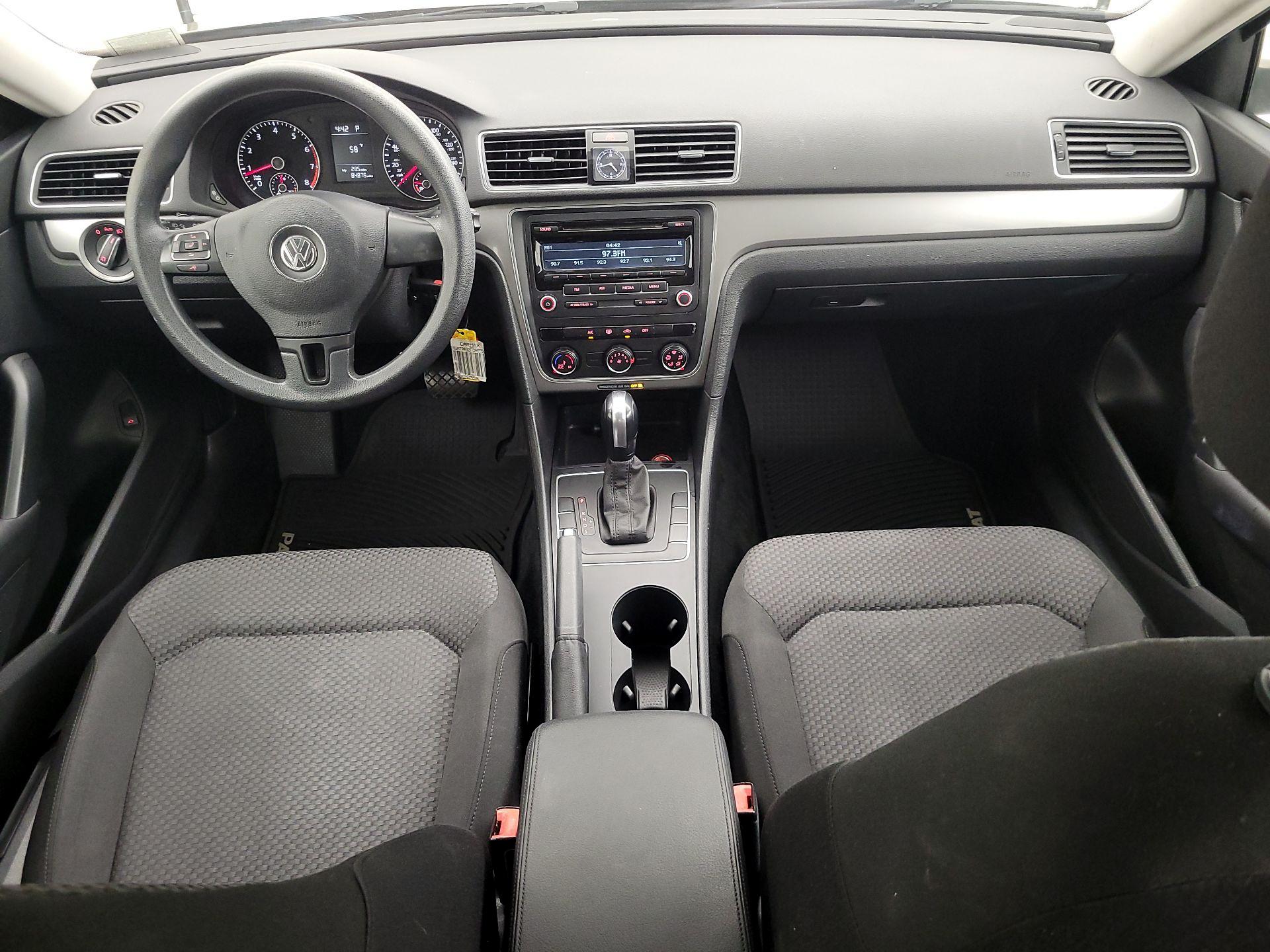 Thumbnail: 2015 Volkswagen Passat - 9