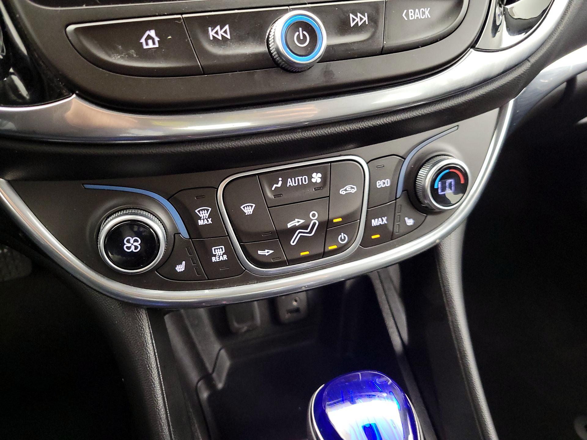 Thumbnail: 2018 Chevrolet Volt - 17