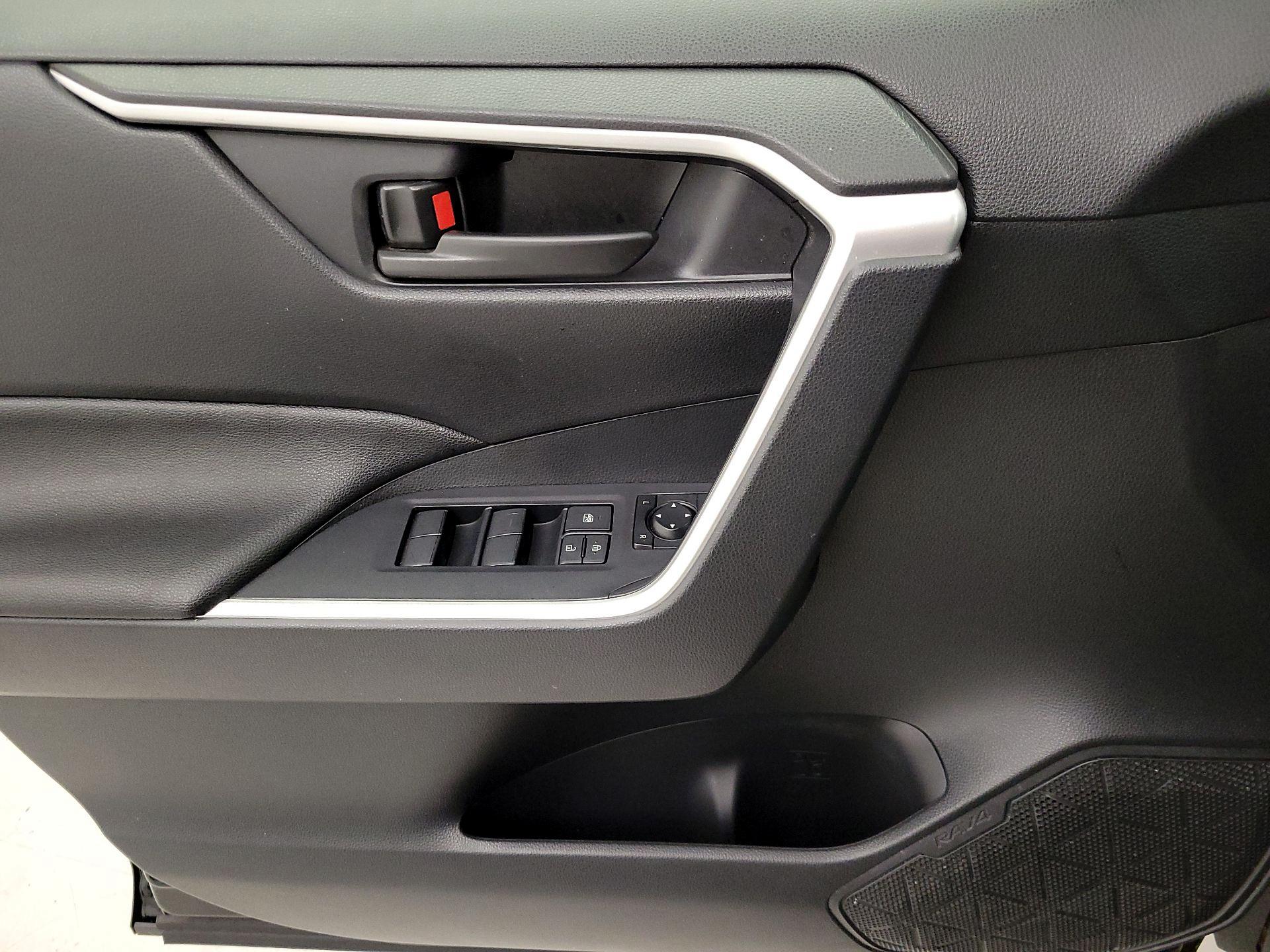 Thumbnail: 2024 Toyota RAV4 - 12