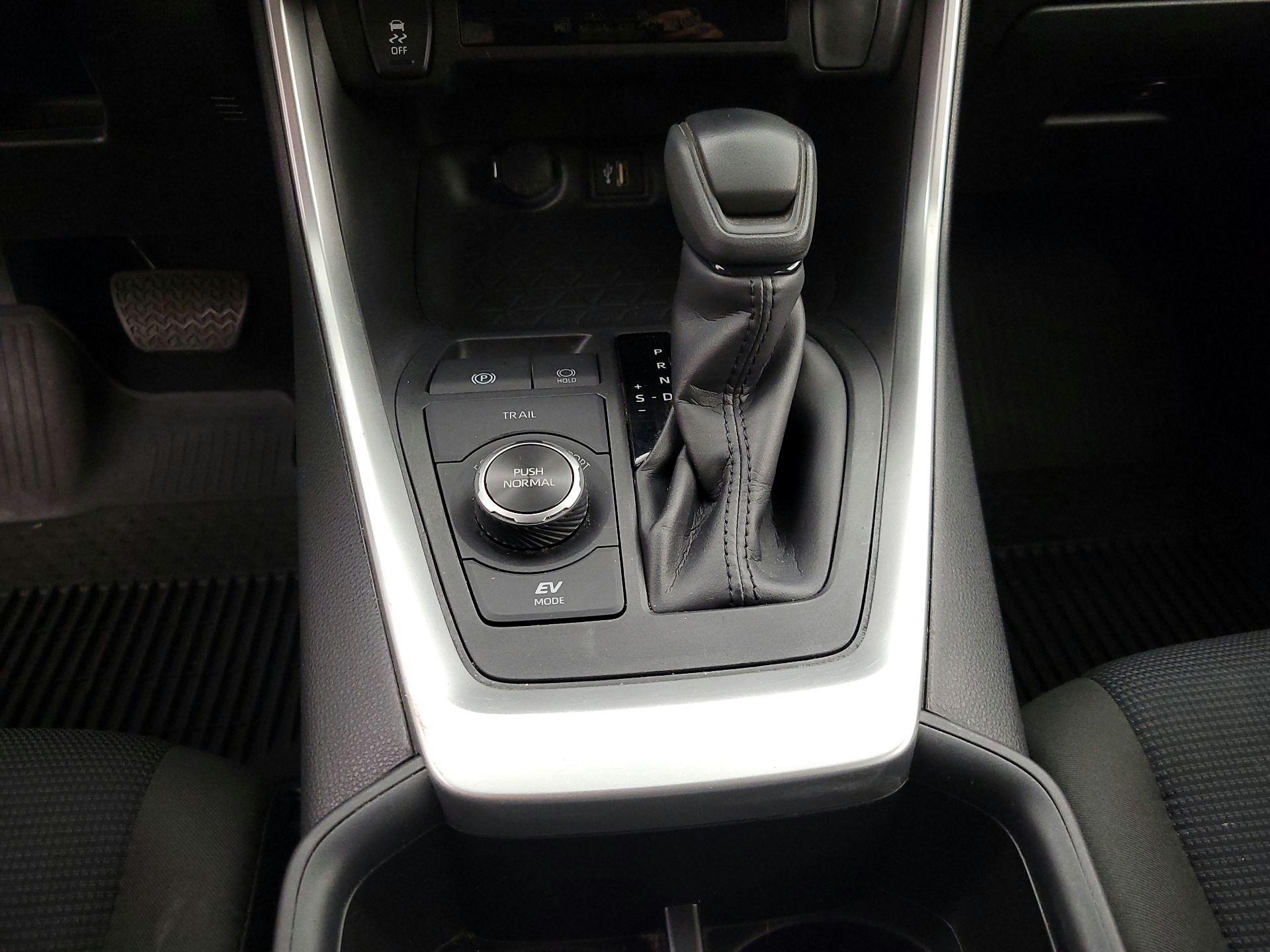 Thumbnail: 2024 Toyota RAV4 - 17