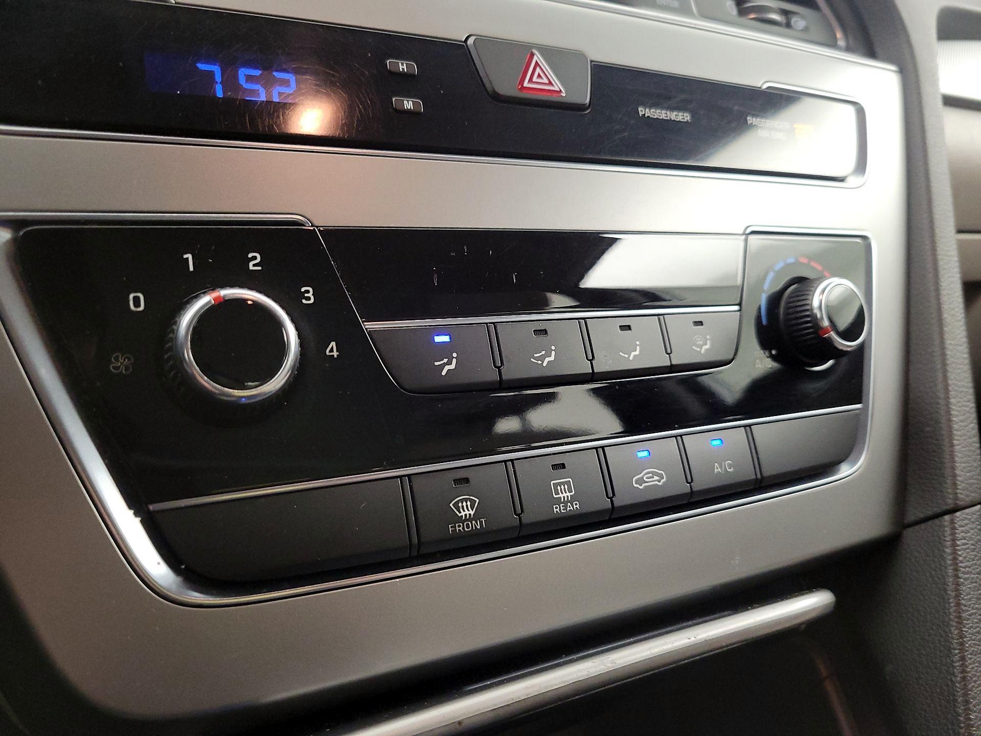 Thumbnail: 2015 Hyundai Sonata - 15