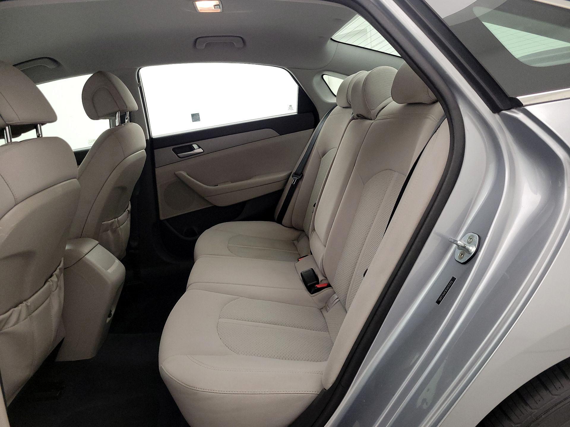 Thumbnail: 2015 Hyundai Sonata - 18