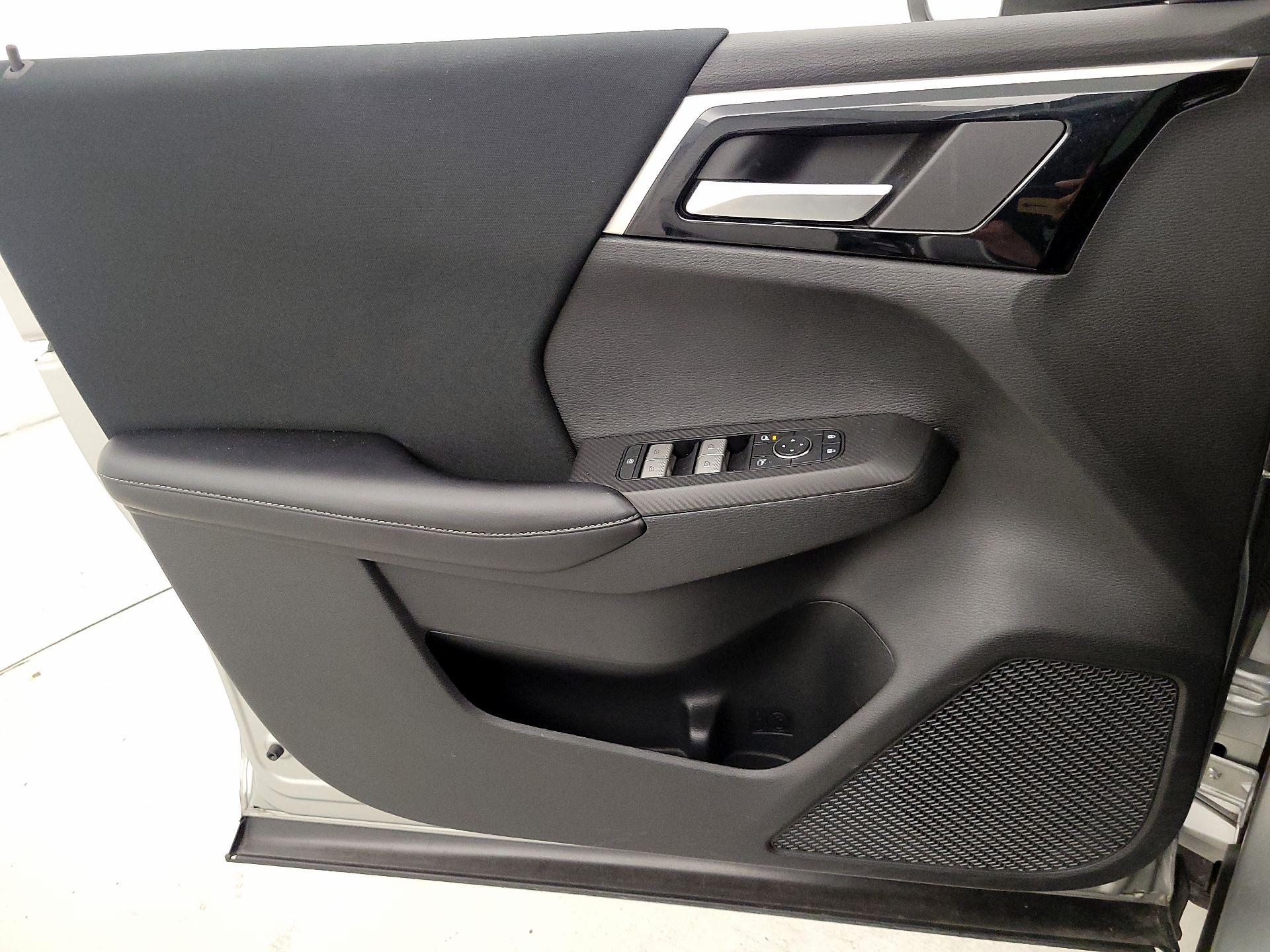 Thumbnail: 2022 Mitsubishi Outlander - 12