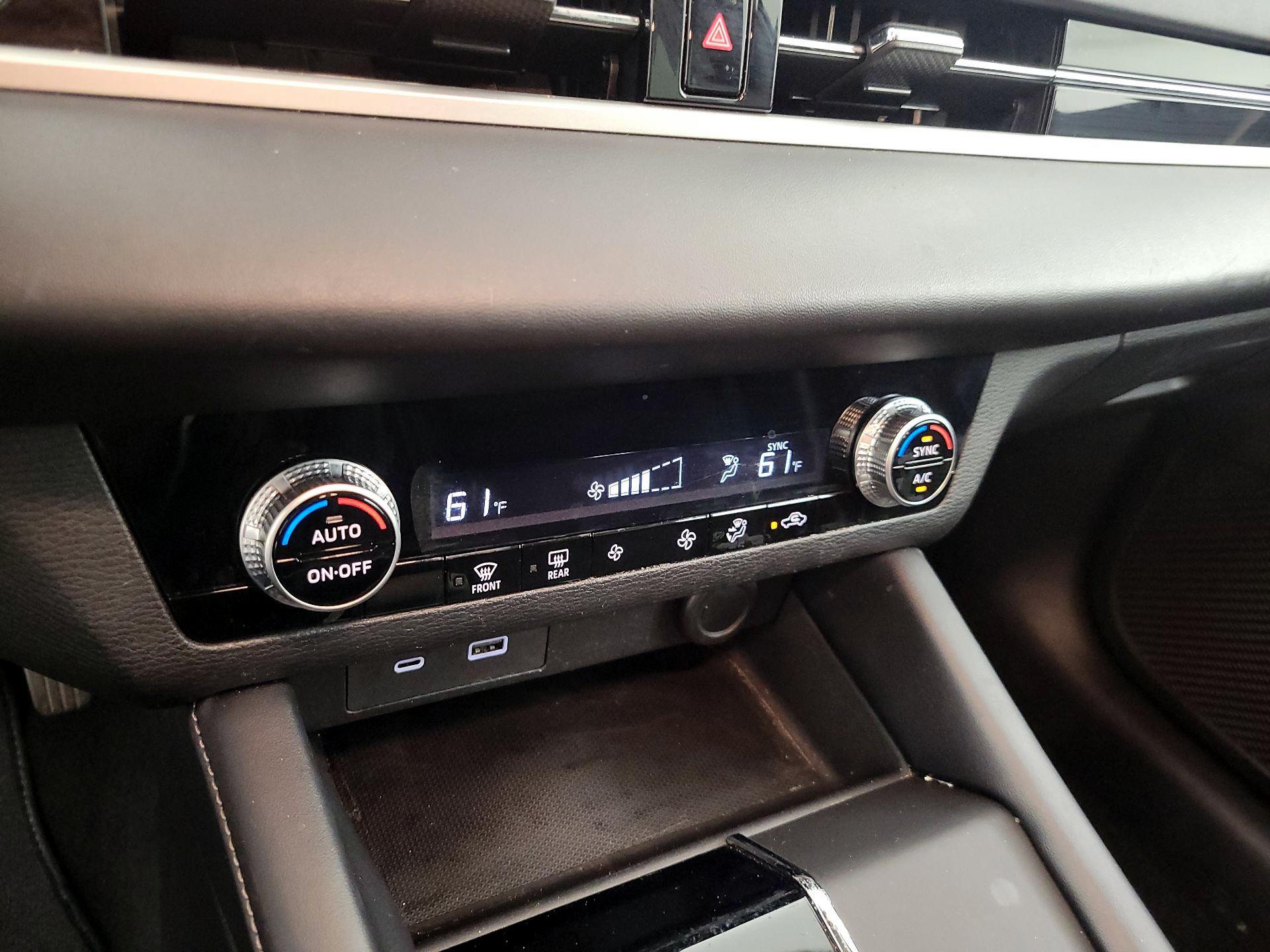 Thumbnail: 2022 Mitsubishi Outlander - 16