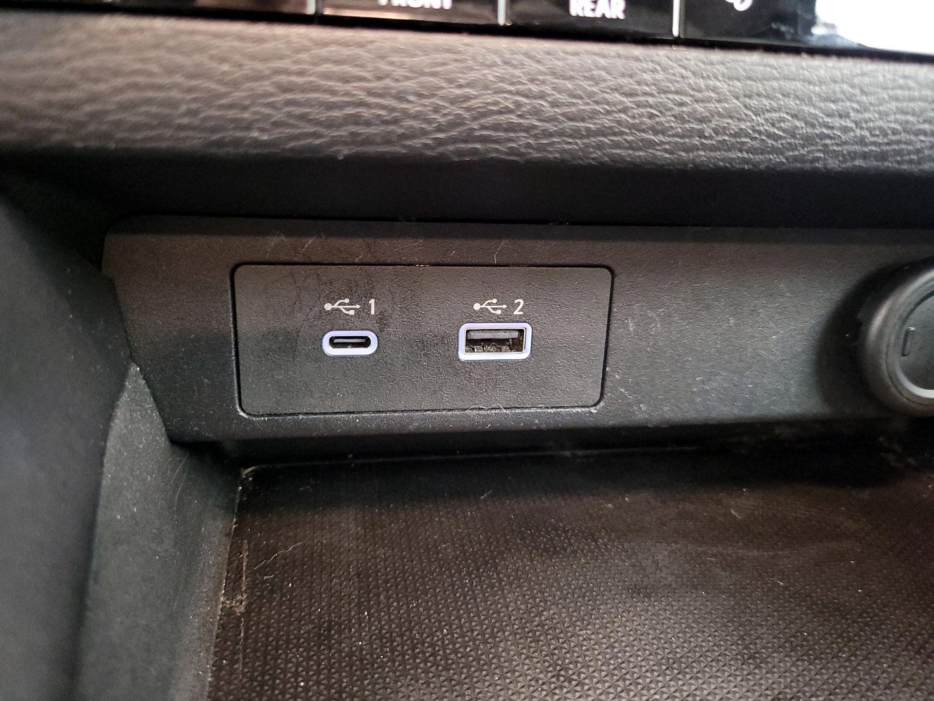 Thumbnail: 2022 Mitsubishi Outlander - 18