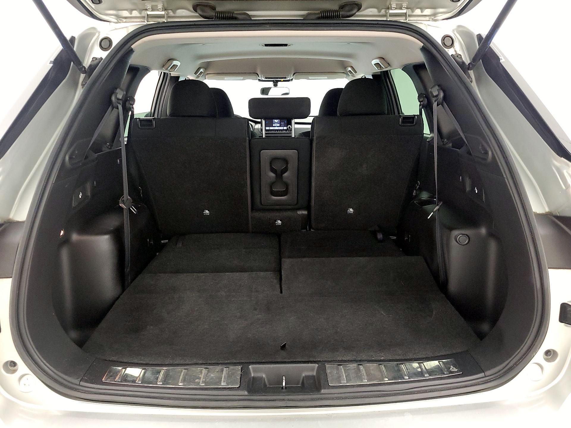 Thumbnail: 2022 Mitsubishi Outlander - 20